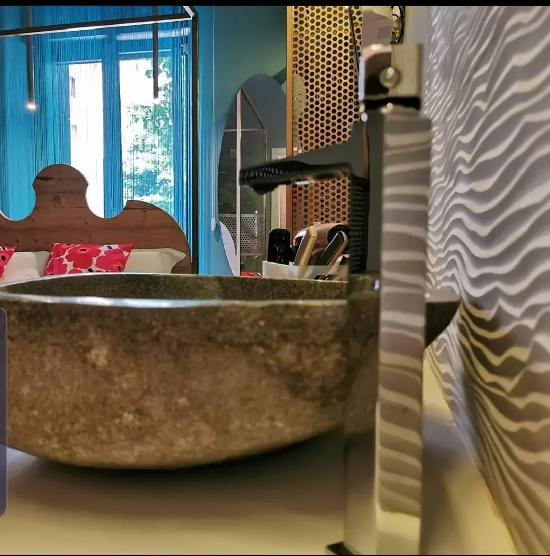 Superior Double Room in B&B DEL CORSO - Foggia - AMBIENTE SANIFICATO CON GENERATORE DI OZONO E LAMPADE GERMICIDA AD OZONO PER LA DISINFEZIONE DI ARIA E AMBIENTI - Parcheggio Custudito a pagamento - Netlifix TV Superior Double Room in B&B DEL CORSO - Foggia - AMBIENTE SANIFICATO CON GENERATORE DI OZONO E LAMPADE GERMICIDA AD OZONO PER LA DISINFEZIONE DI ARIA E AMBIENTI - Parcheggio Custudito a pagamento - Netlifix TV