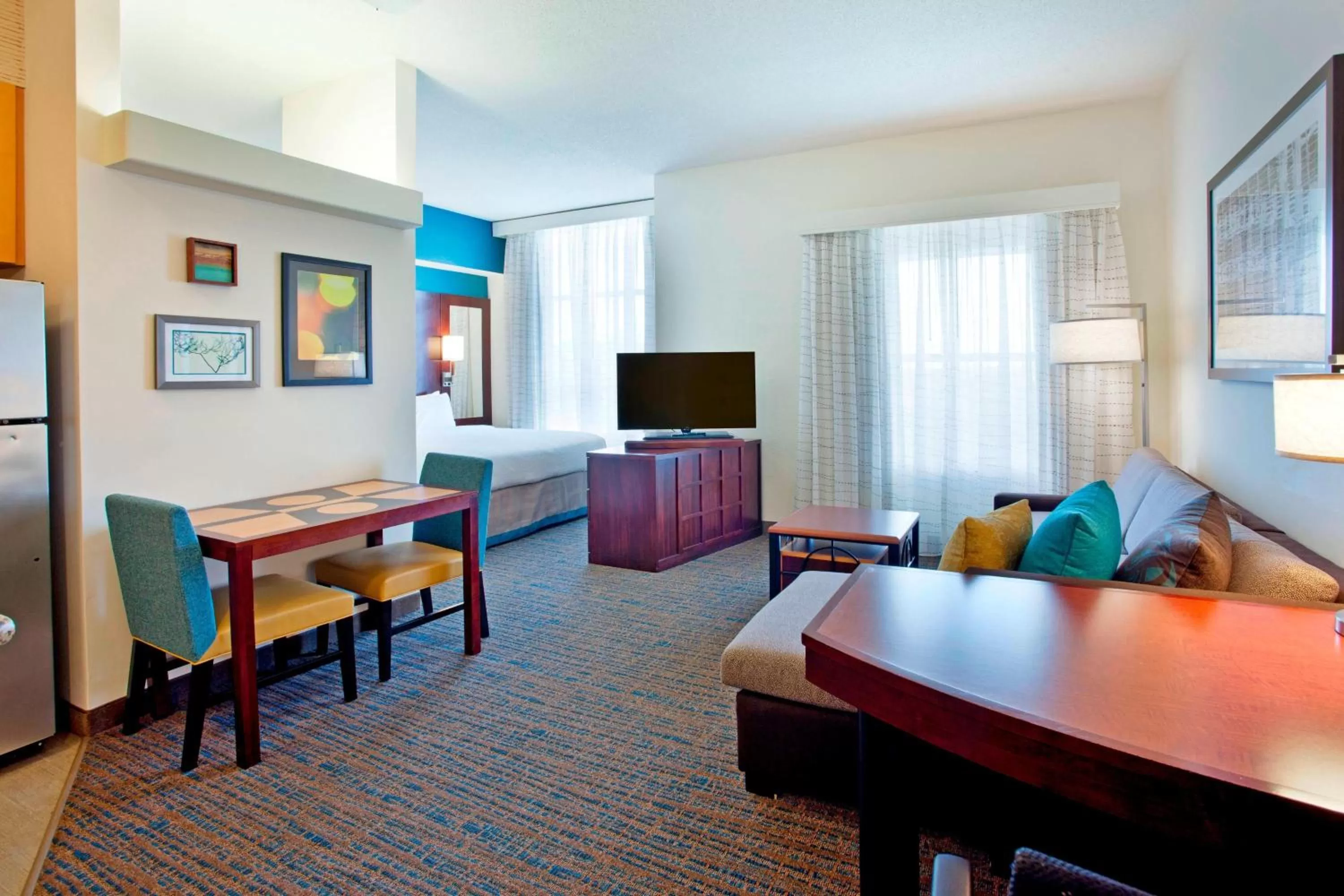 Living room in Residence Inn Baltimore Hunt Valley