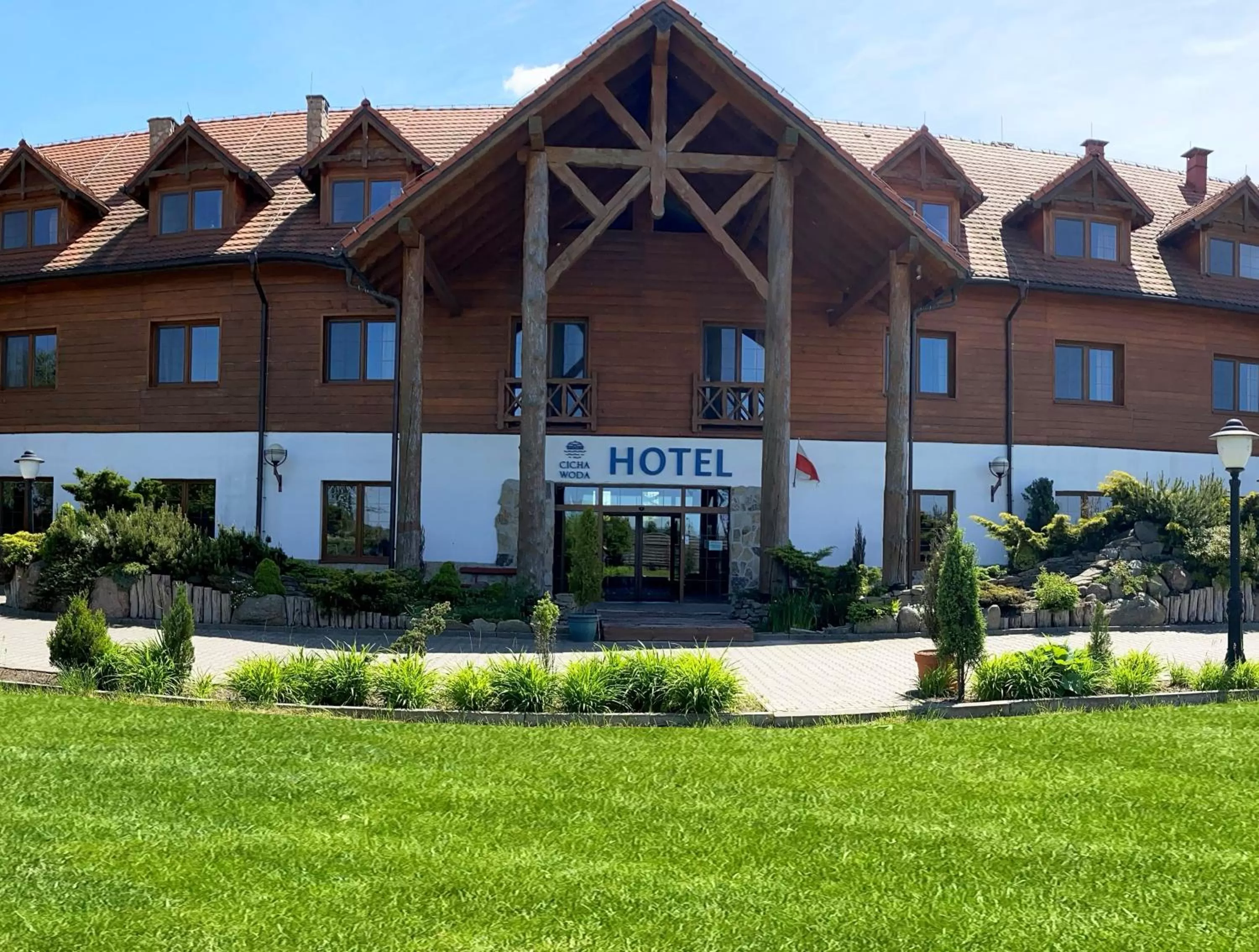 Property building in HOTEL CICHA WODA NIEPORĘT