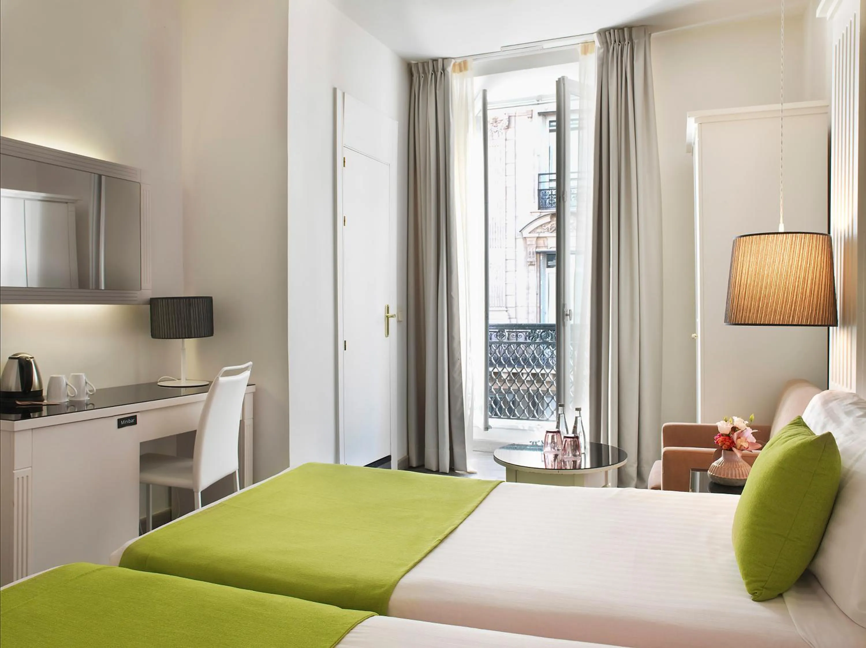 Photo of the whole room, Bed in Hotel Paris Opera Affiliated by Meliá