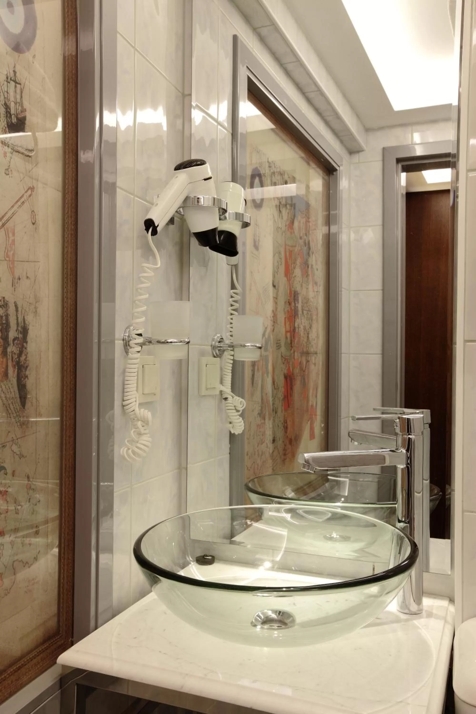 Shower in Hotel Niles Istanbul