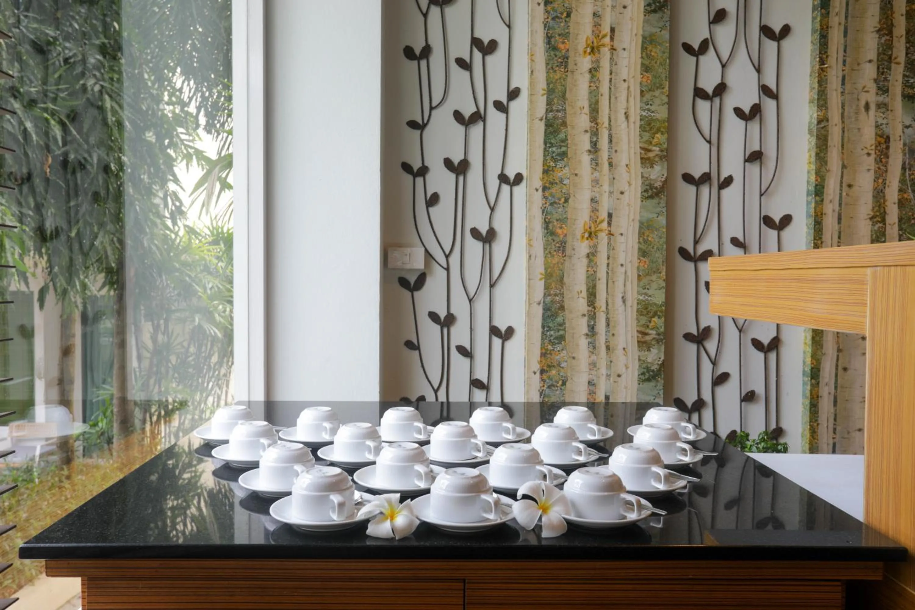 Restaurant/places to eat in A2 Pool Resort - SHA Plus