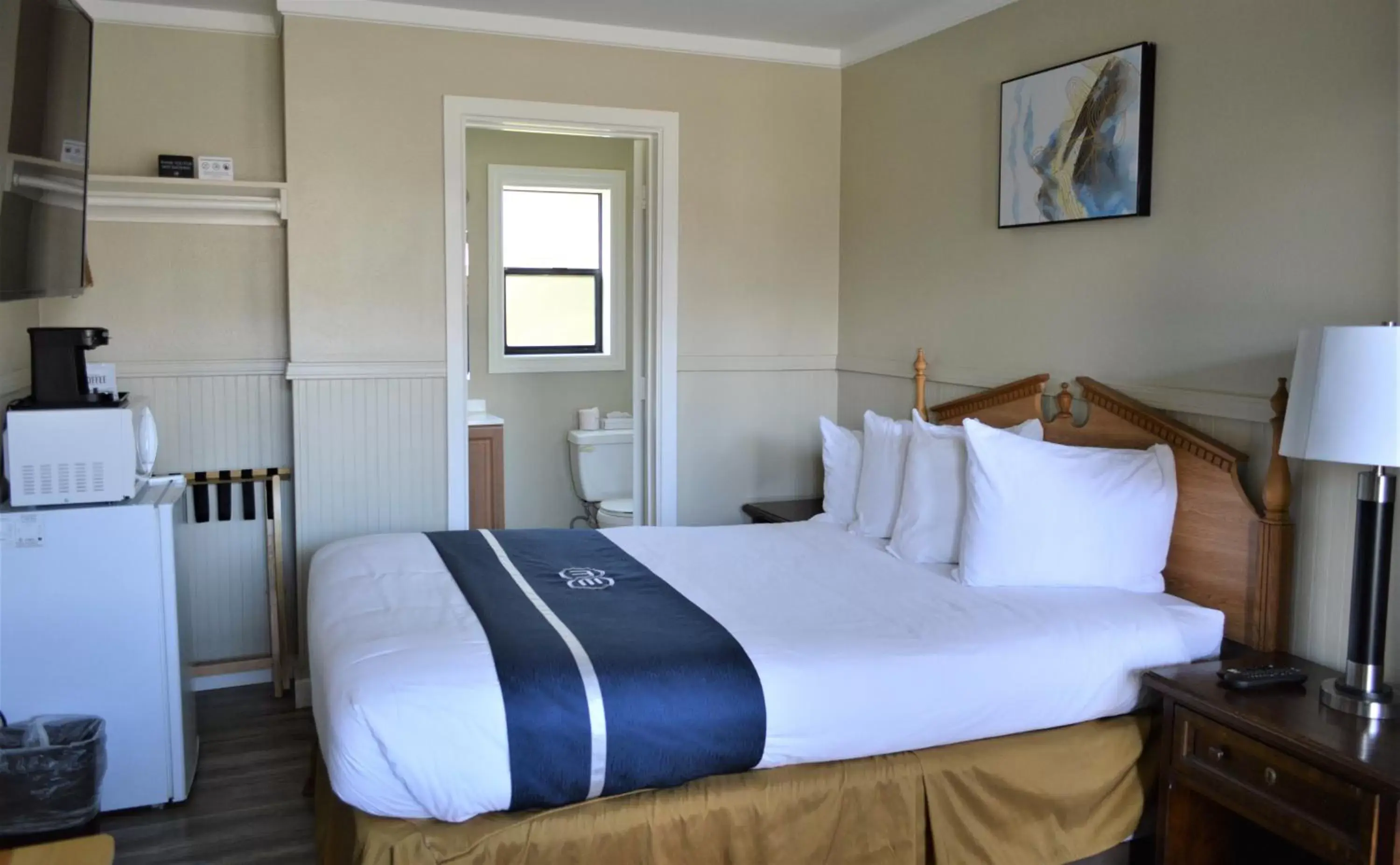 Double Room - Non-Smoking in Omeo Suites Glass Beach Double Room - Non-Smoking in Omeo Suites Glass Beach