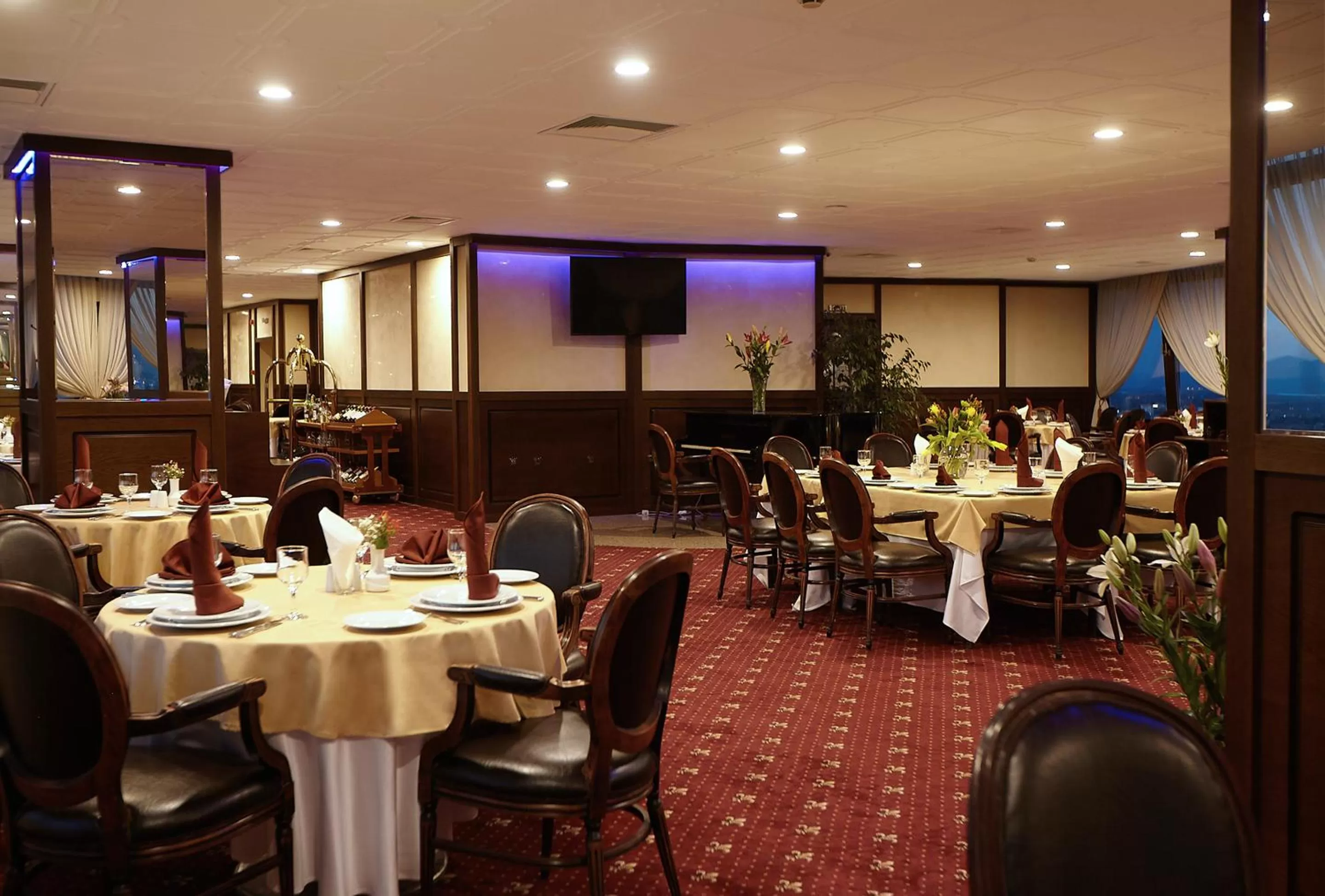 Restaurant/places to eat in Park Hotel Moskva