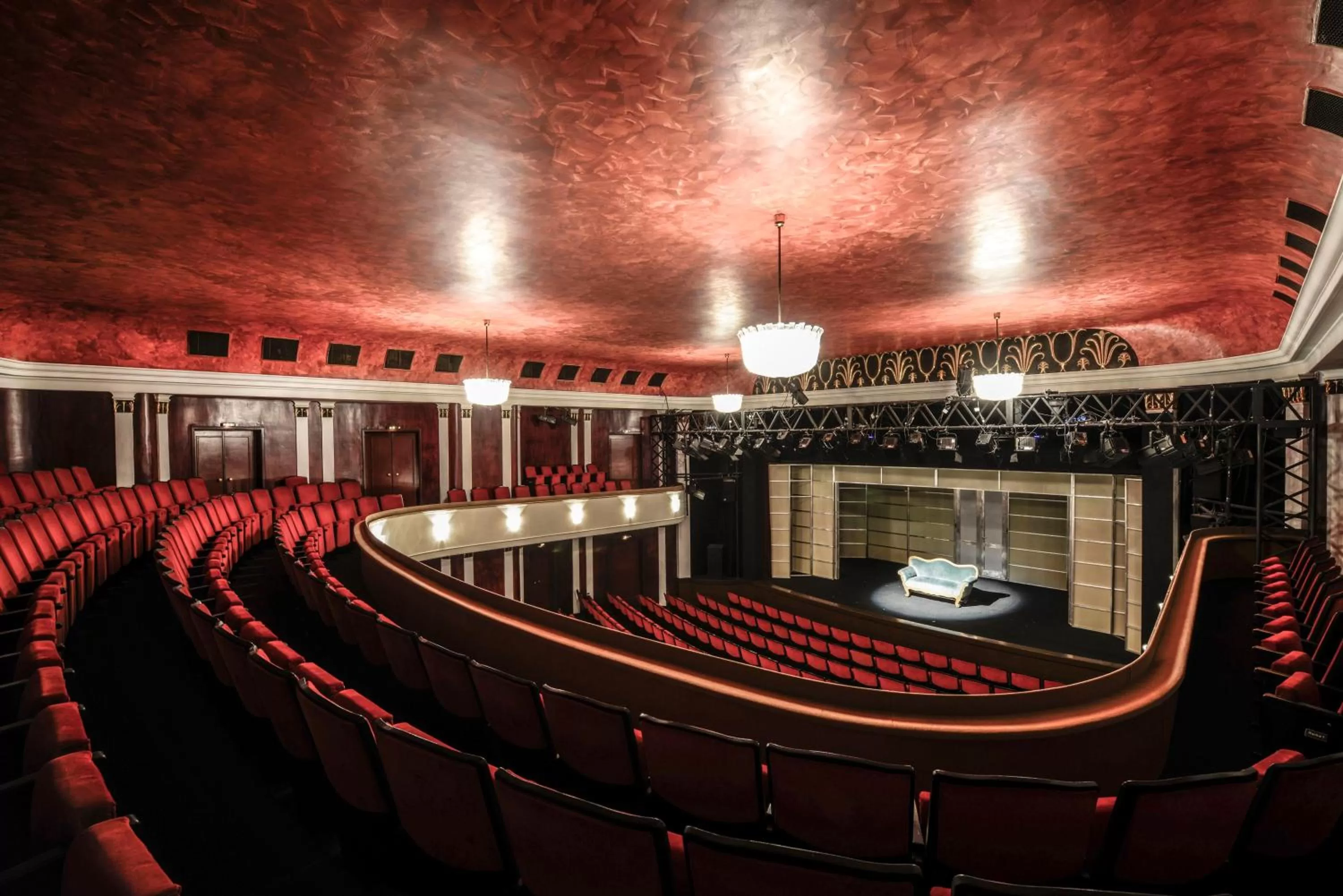 Evening entertainment in Hotel Bayerischer Hof