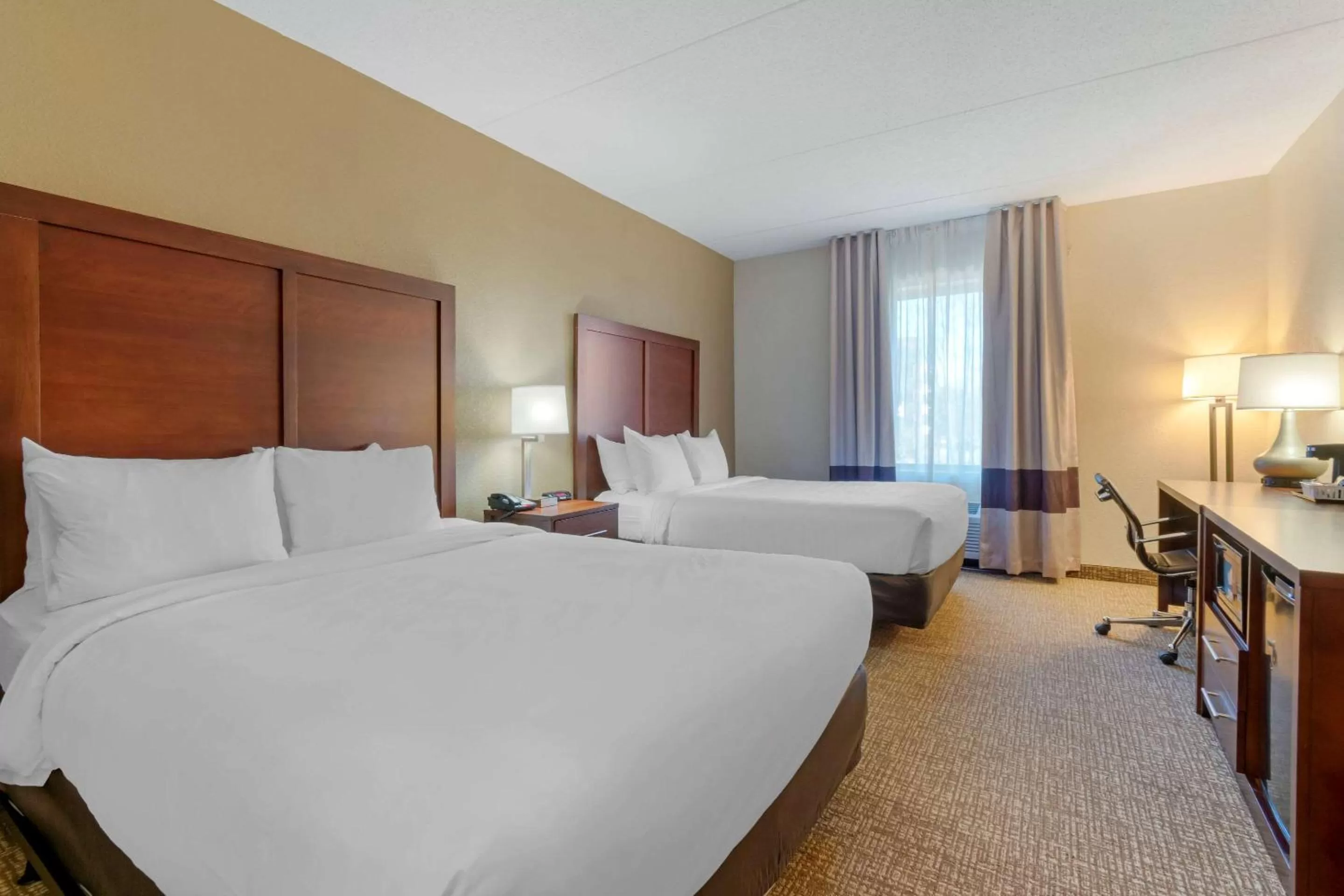 Photo of the whole room, Bed in Comfort Inn Mechanicsburg - Harrisburg South