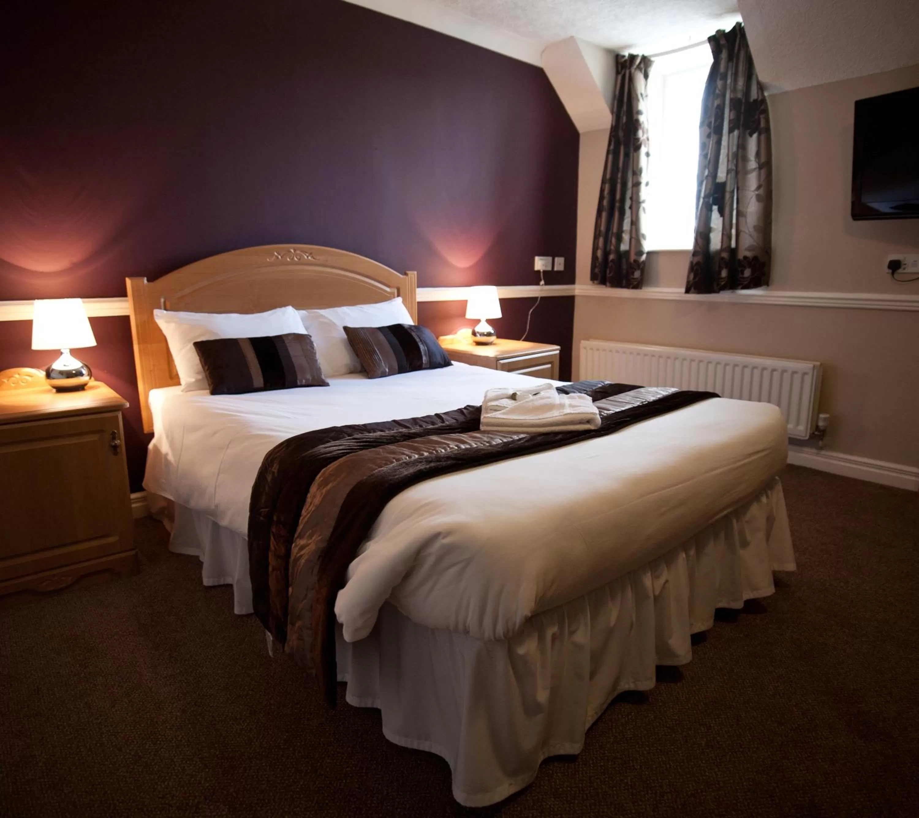 Bedroom, Bed in The Angel View Hotel