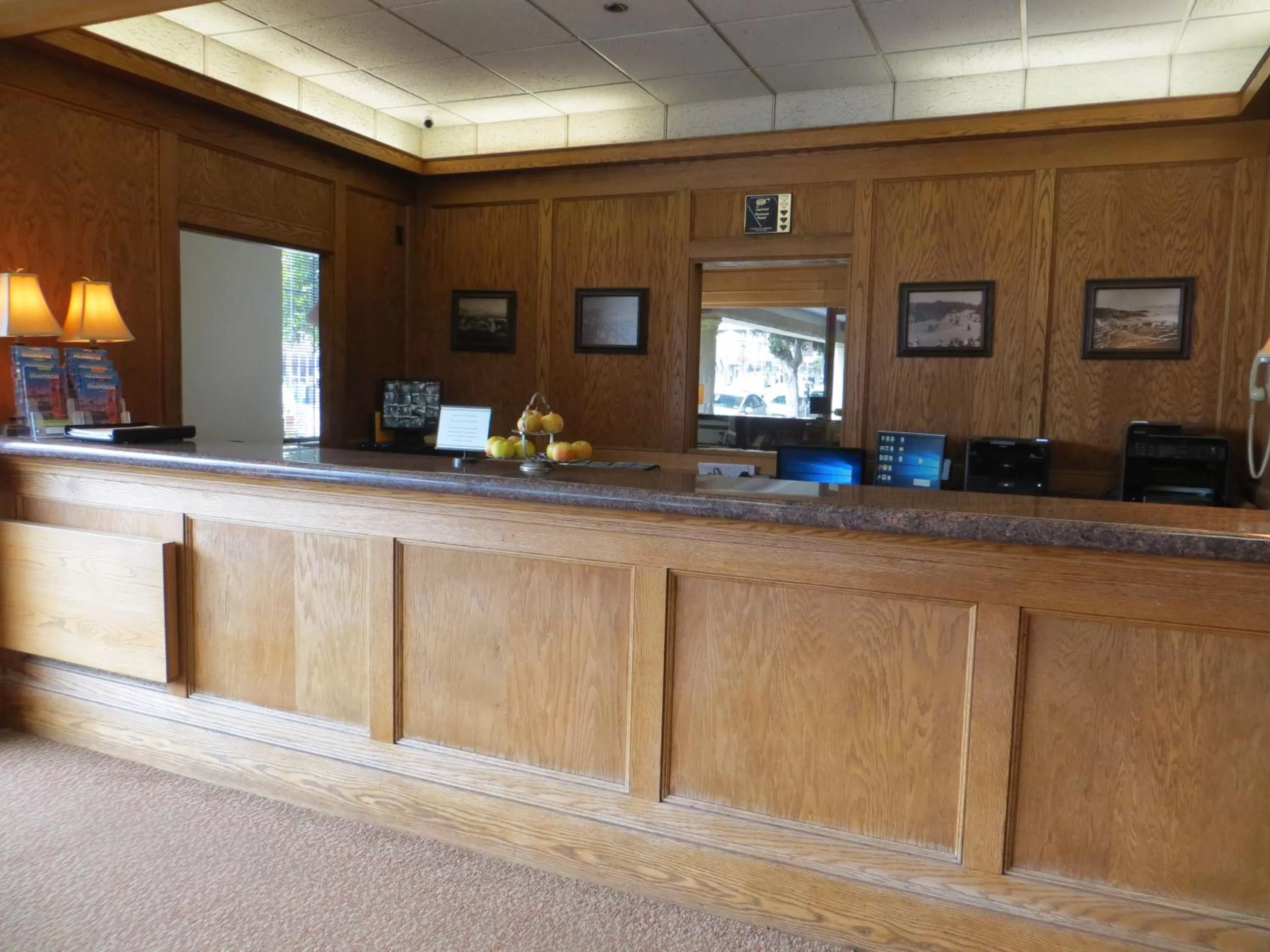 Lobby or reception in Cow Hollow Inn and Suites