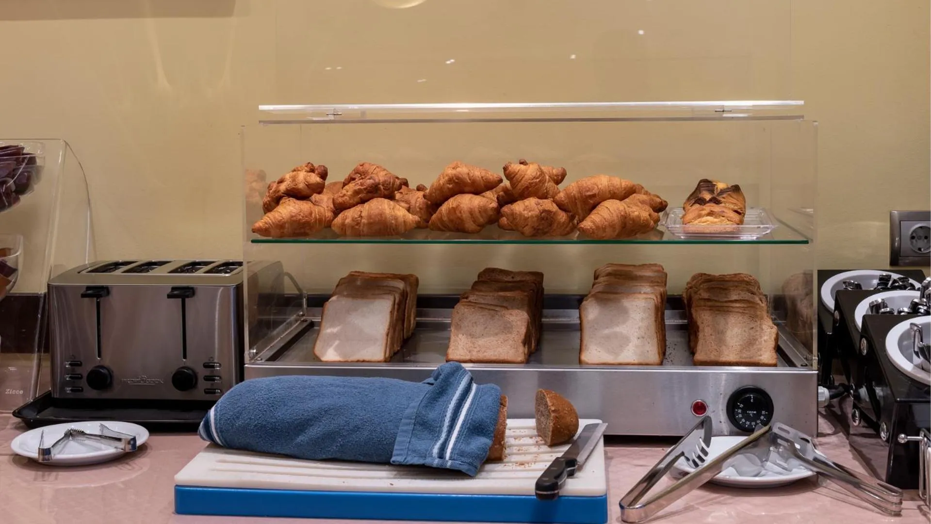 Breakfast in Marine Congo Hotel