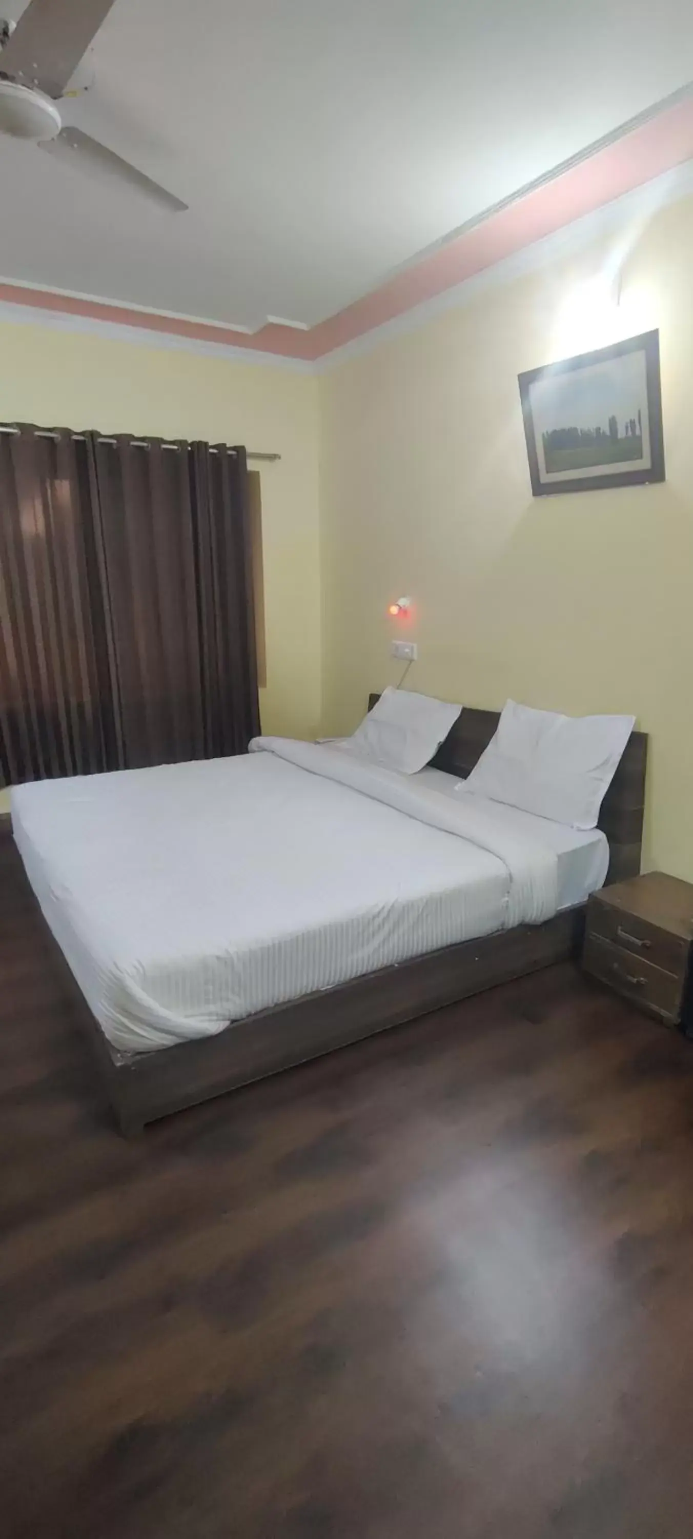 Large Twin Room in Hotel curio's All seasons Large Twin Room in Hotel curio's All seasons