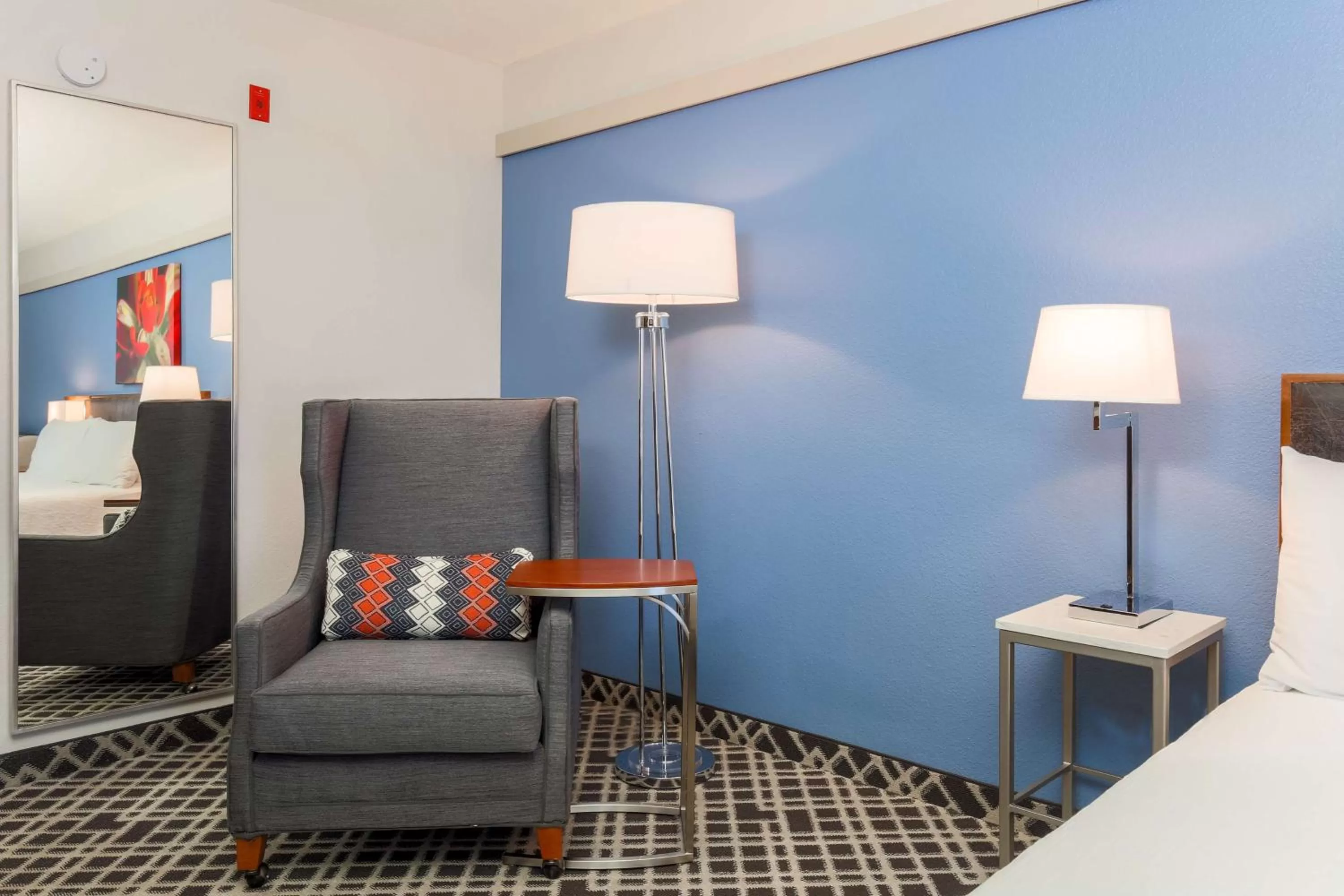 Bed in Hilton Garden Inn Dallas/Market Center