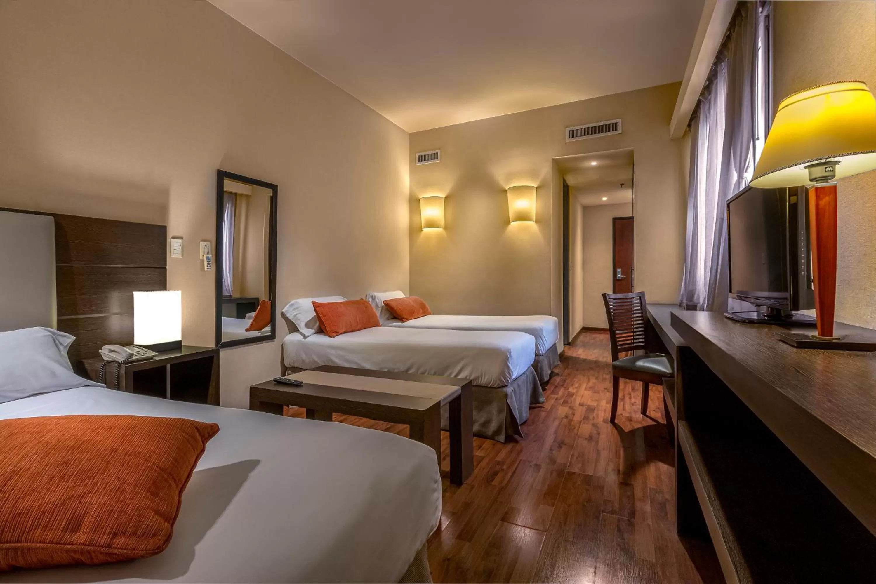 Bedroom, Bed in Gran Hotel Argentino