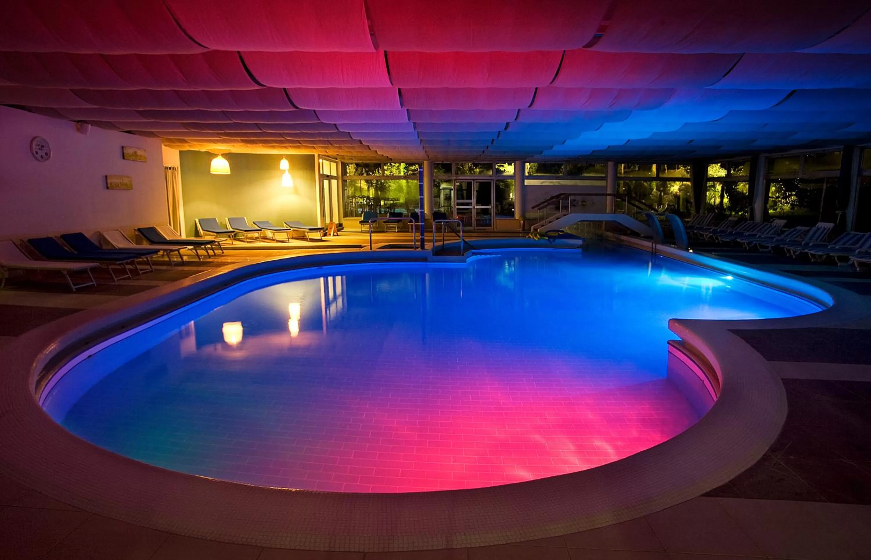 Swimming pool in Hotel Mioni Royal San