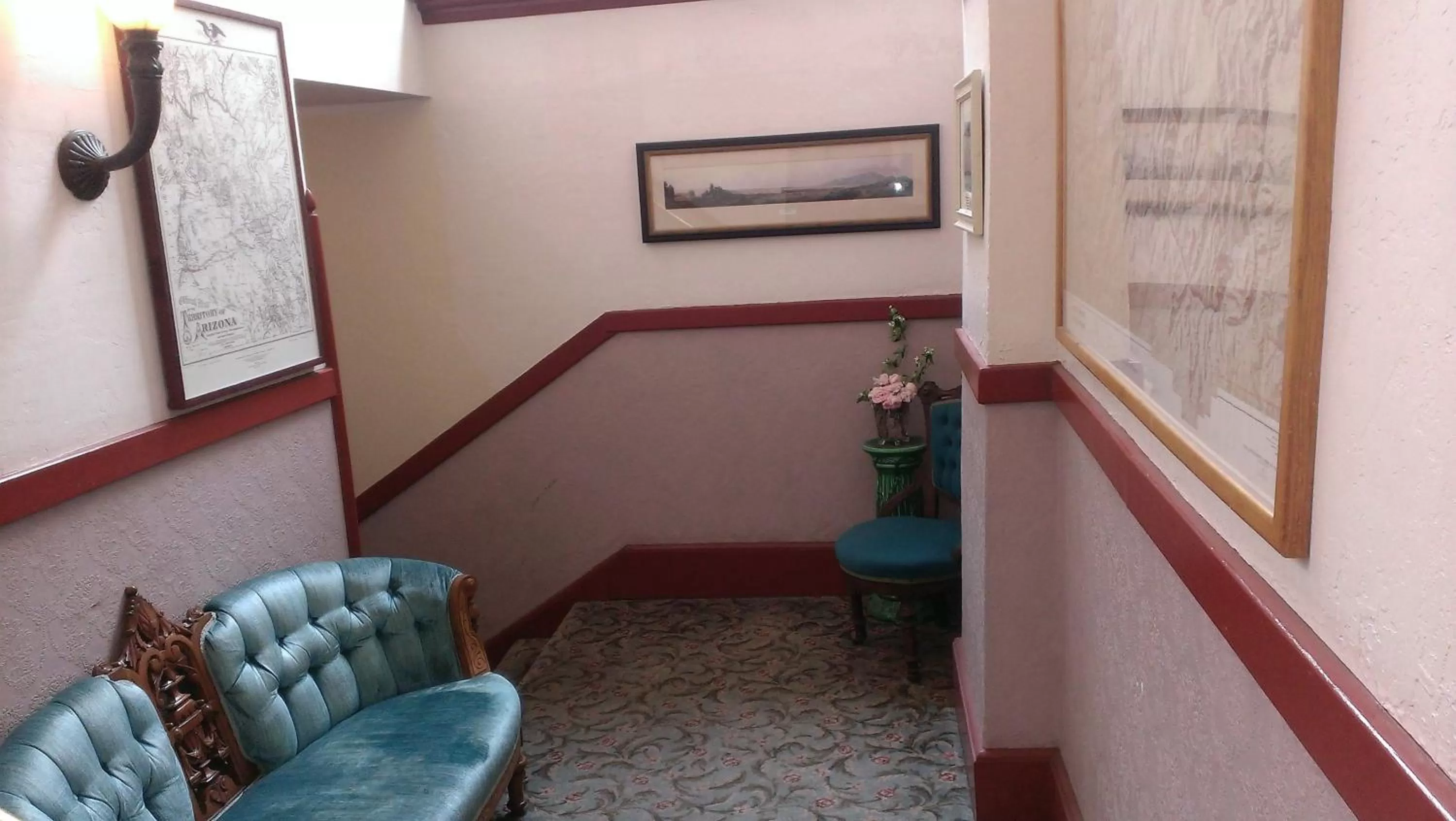 Facade/entrance, Seating Area in Connor Hotel