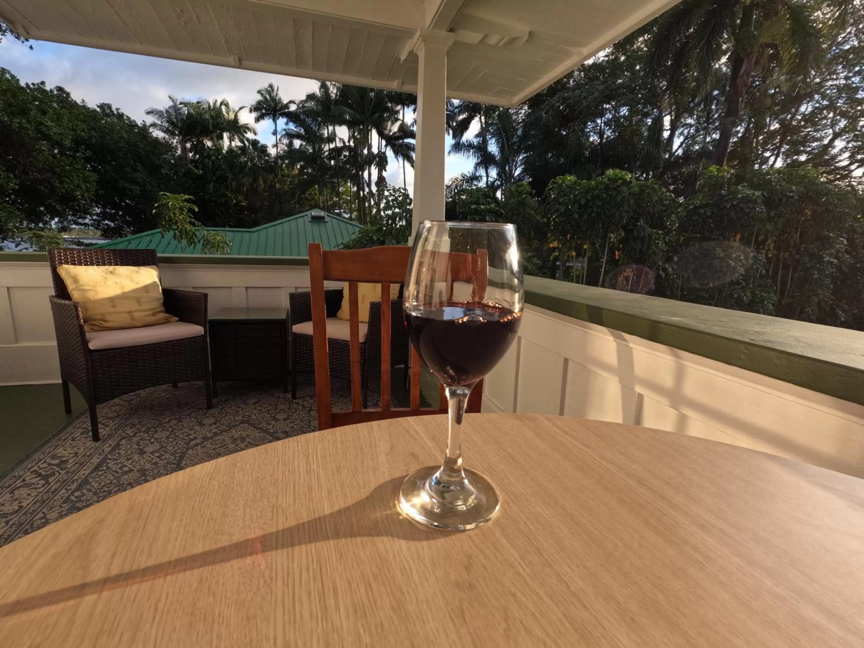 Patio in Hilo Bay Oceanfront Bed and Breakfast