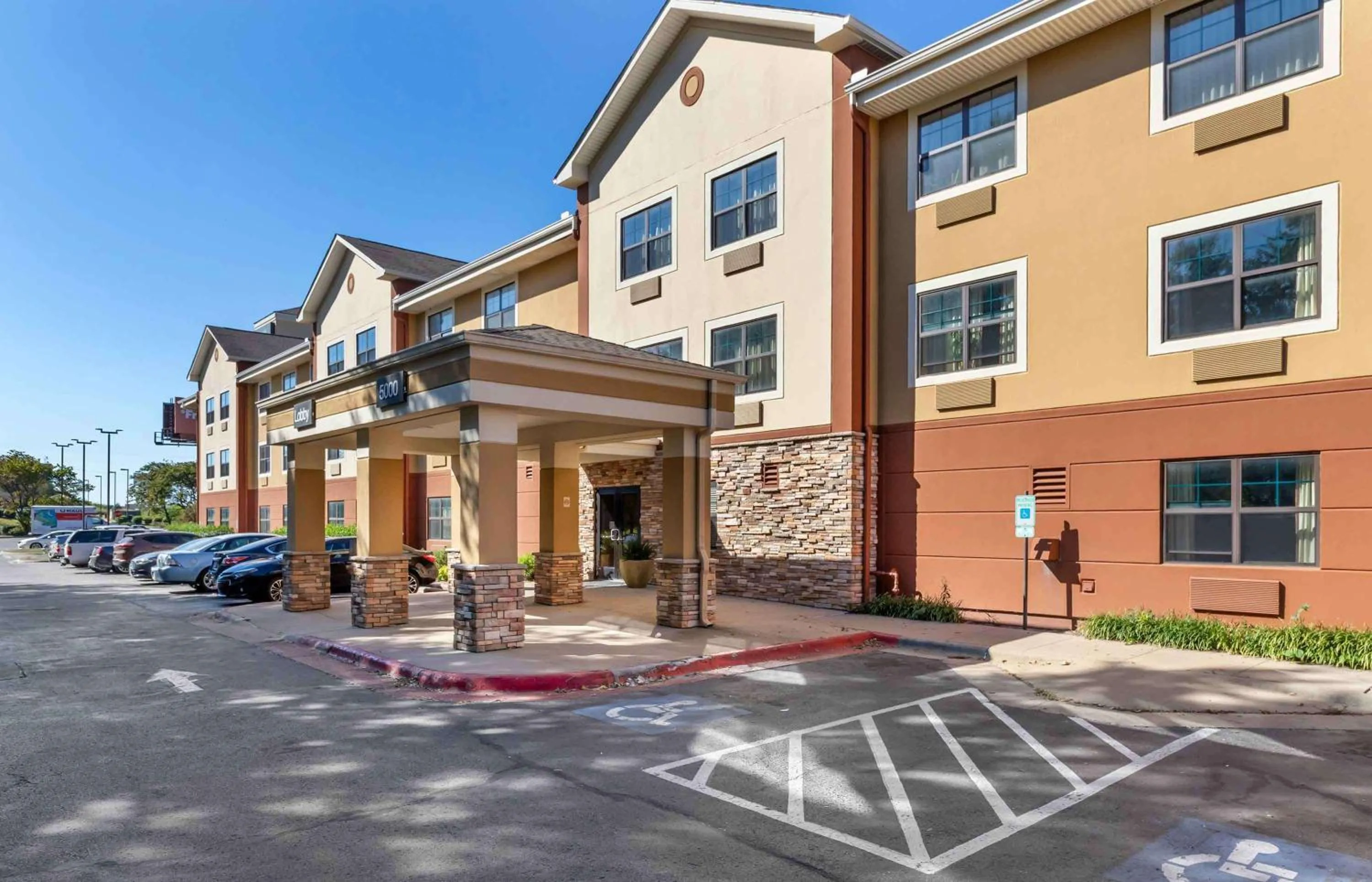 Property building in Extended Stay America Select Suites - Fayetteville - Springdale
