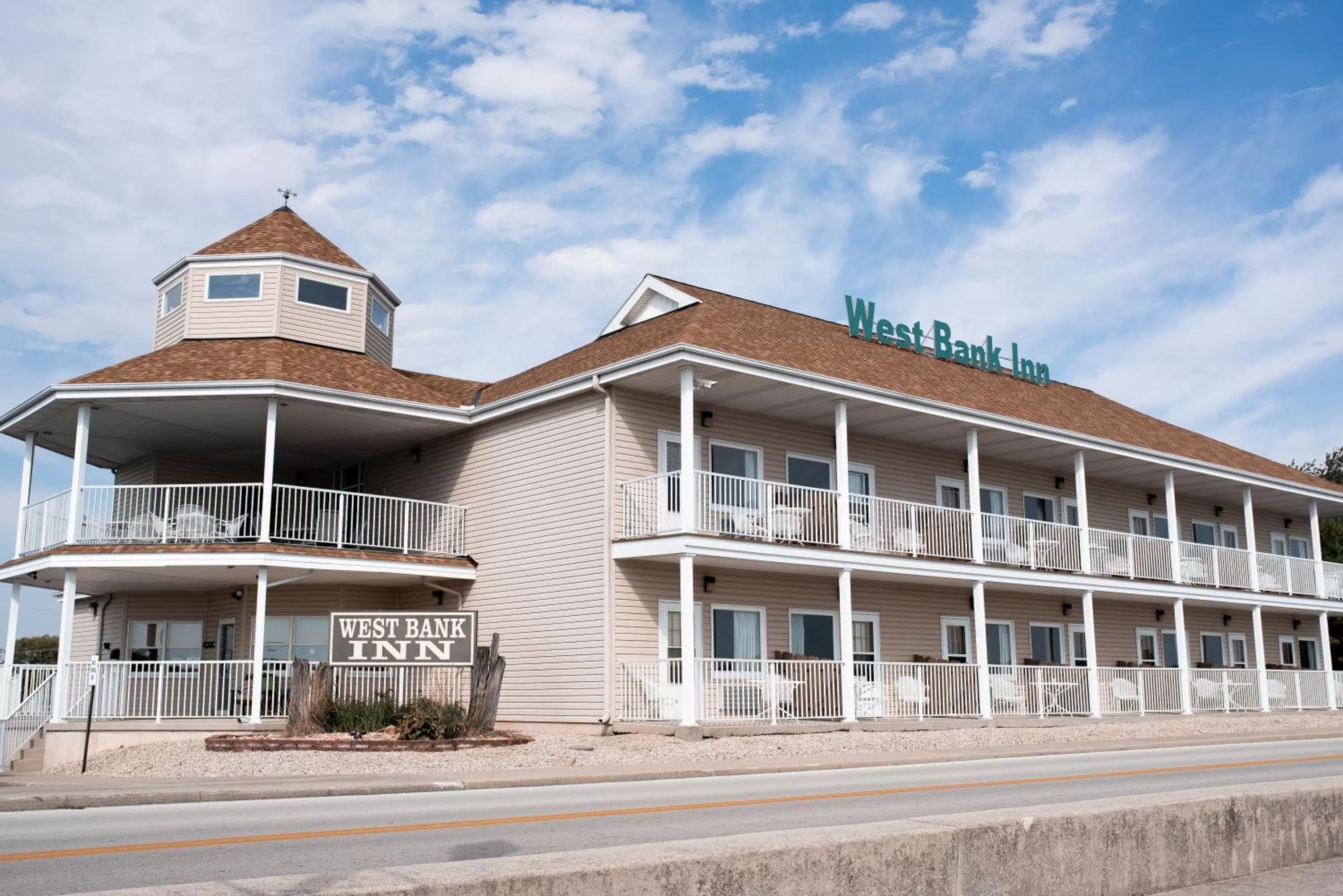 Property building in West Bank Inn