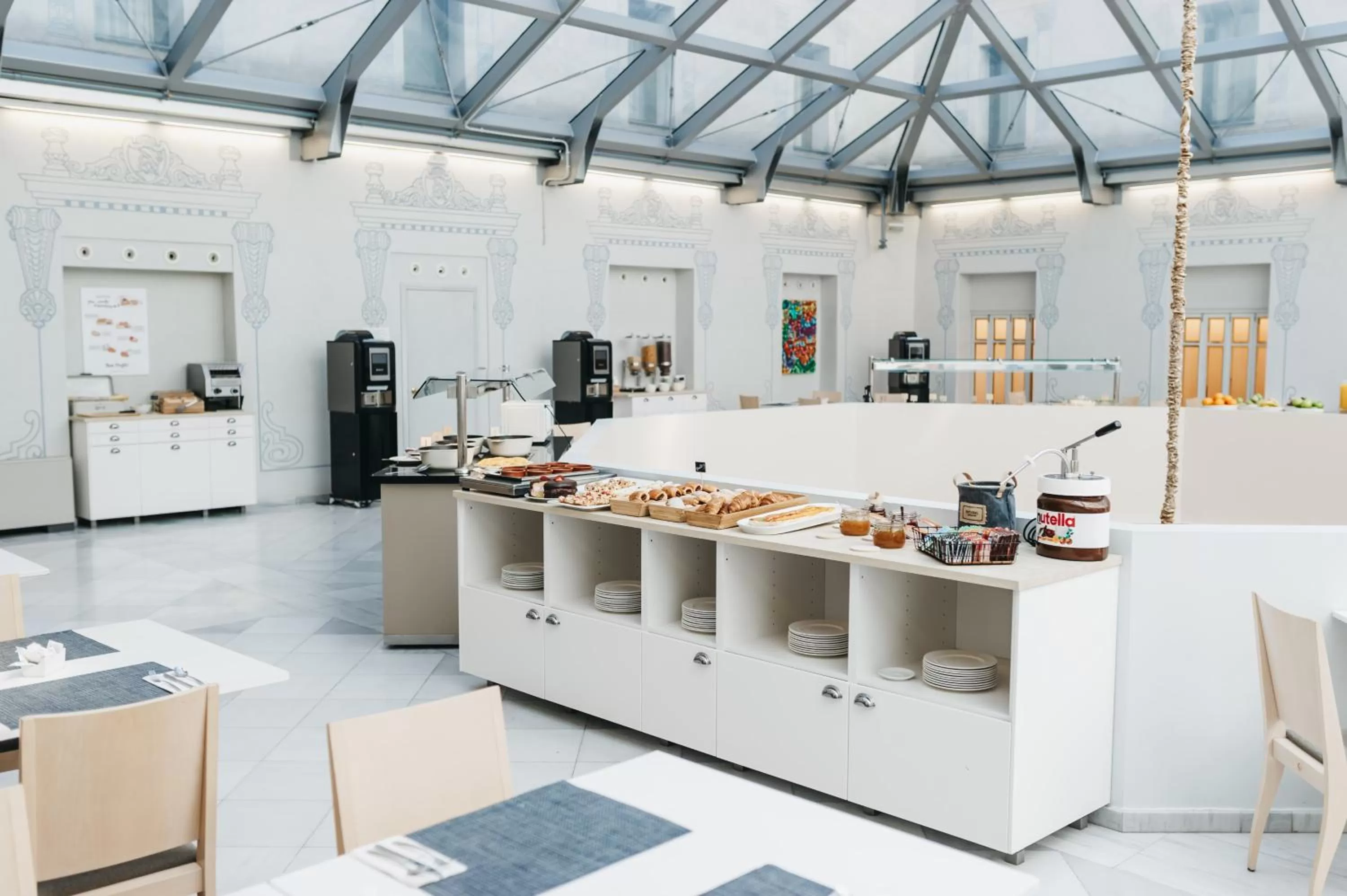 Restaurant/places to eat in Oriente Atiram Hotel