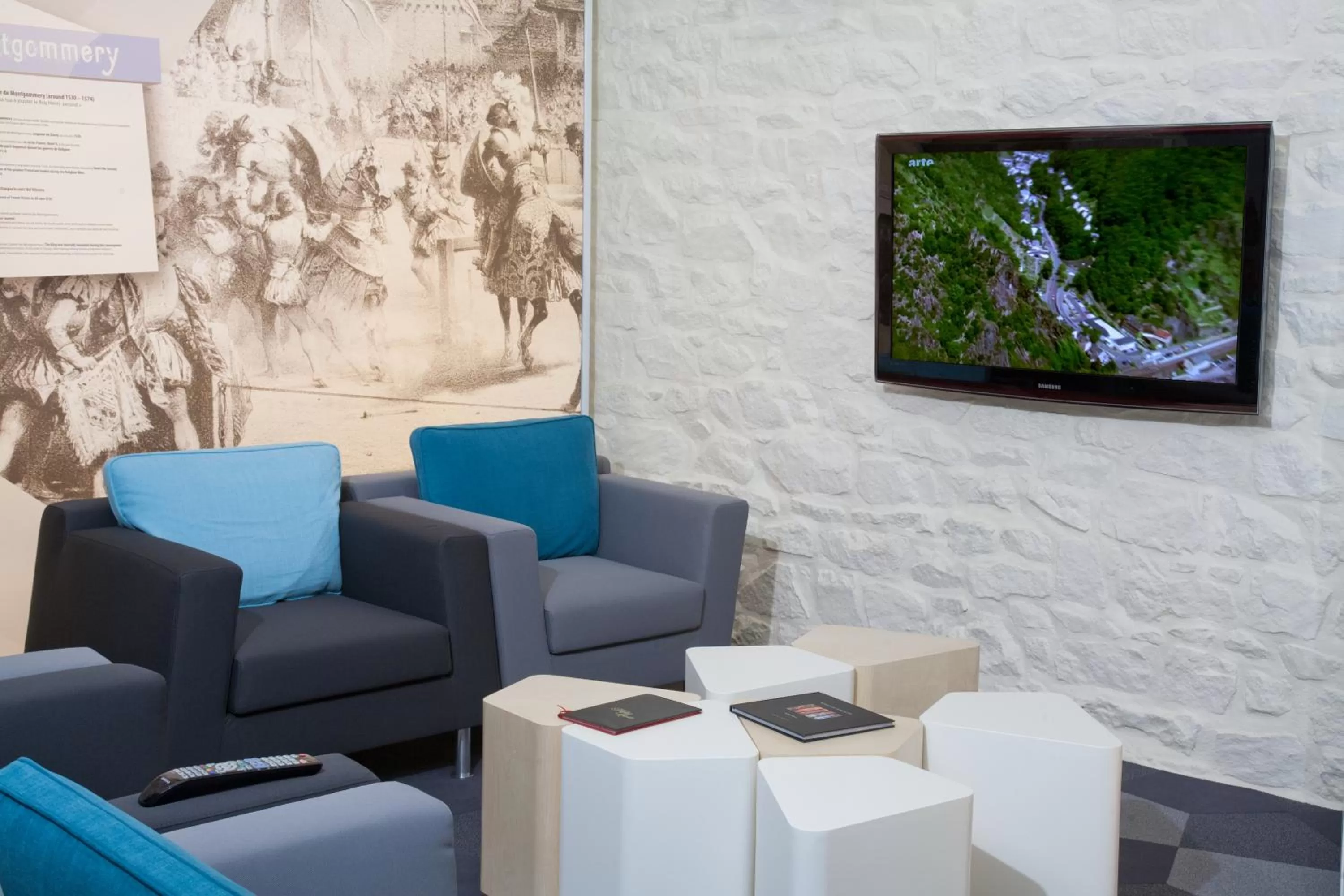 Seating area in Best Western Le Moulin de Ducey