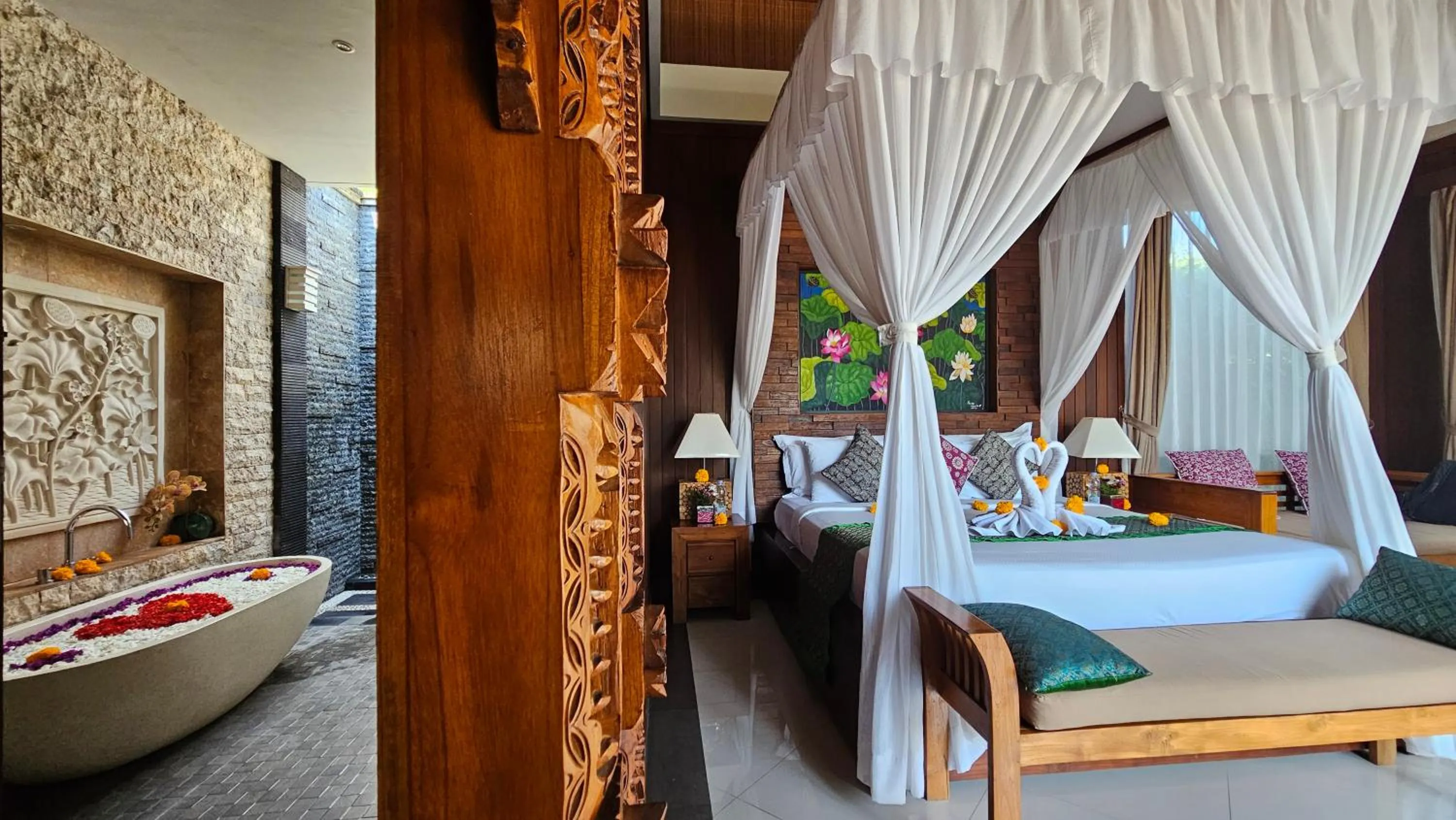 Bed in Ubud Paradise Villa