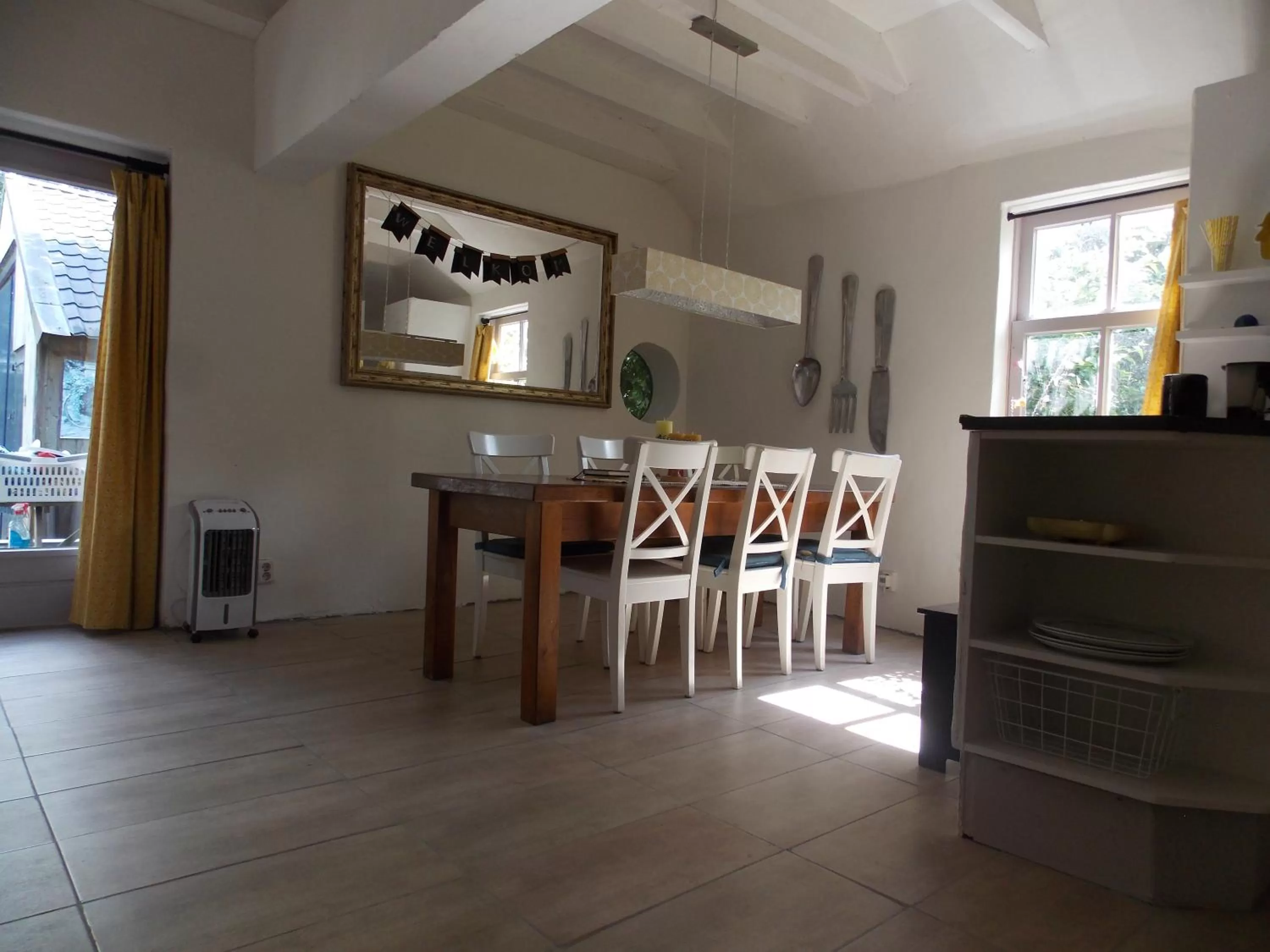 Dining area in Tintaglia, betaalbaar en gastvrij