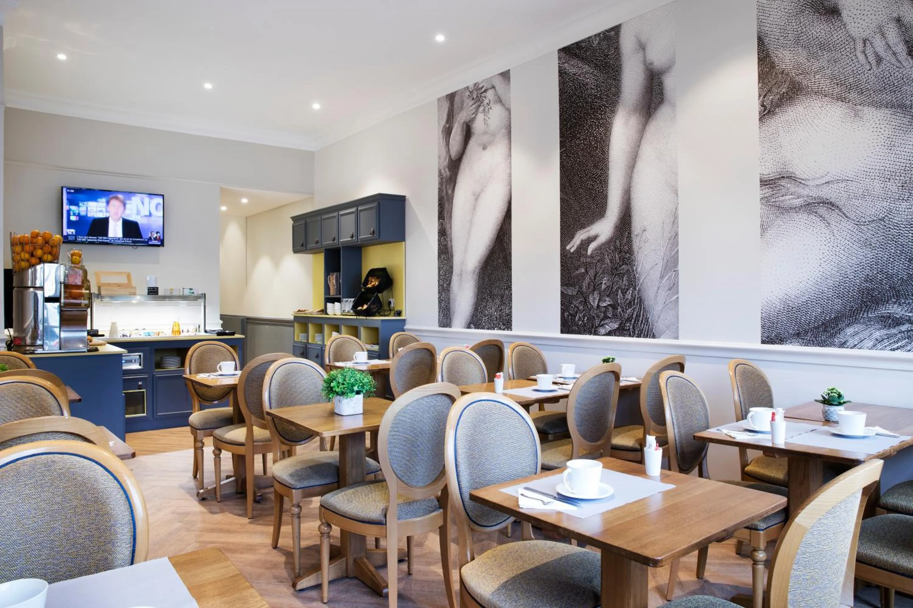 Breakfast in A l'Hôtel Des Roys