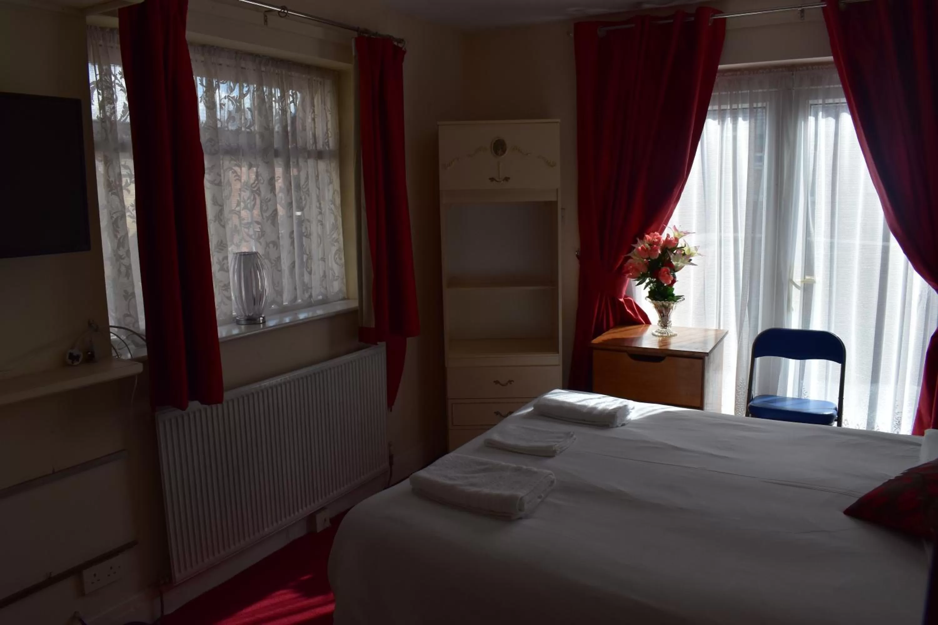 Bed in Lyndhurst Hotel