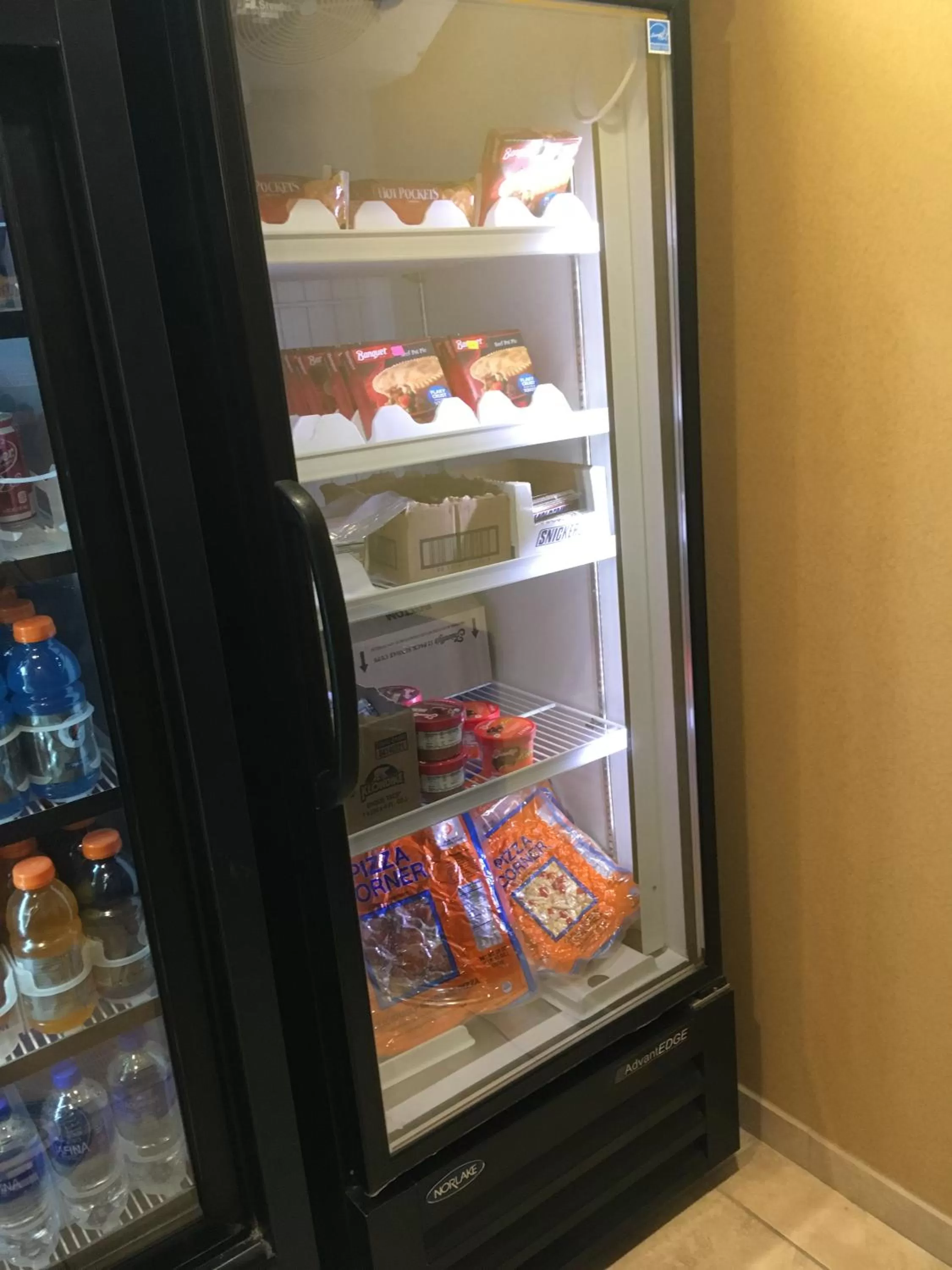 Food in Cobblestone Inn & Suites Steele