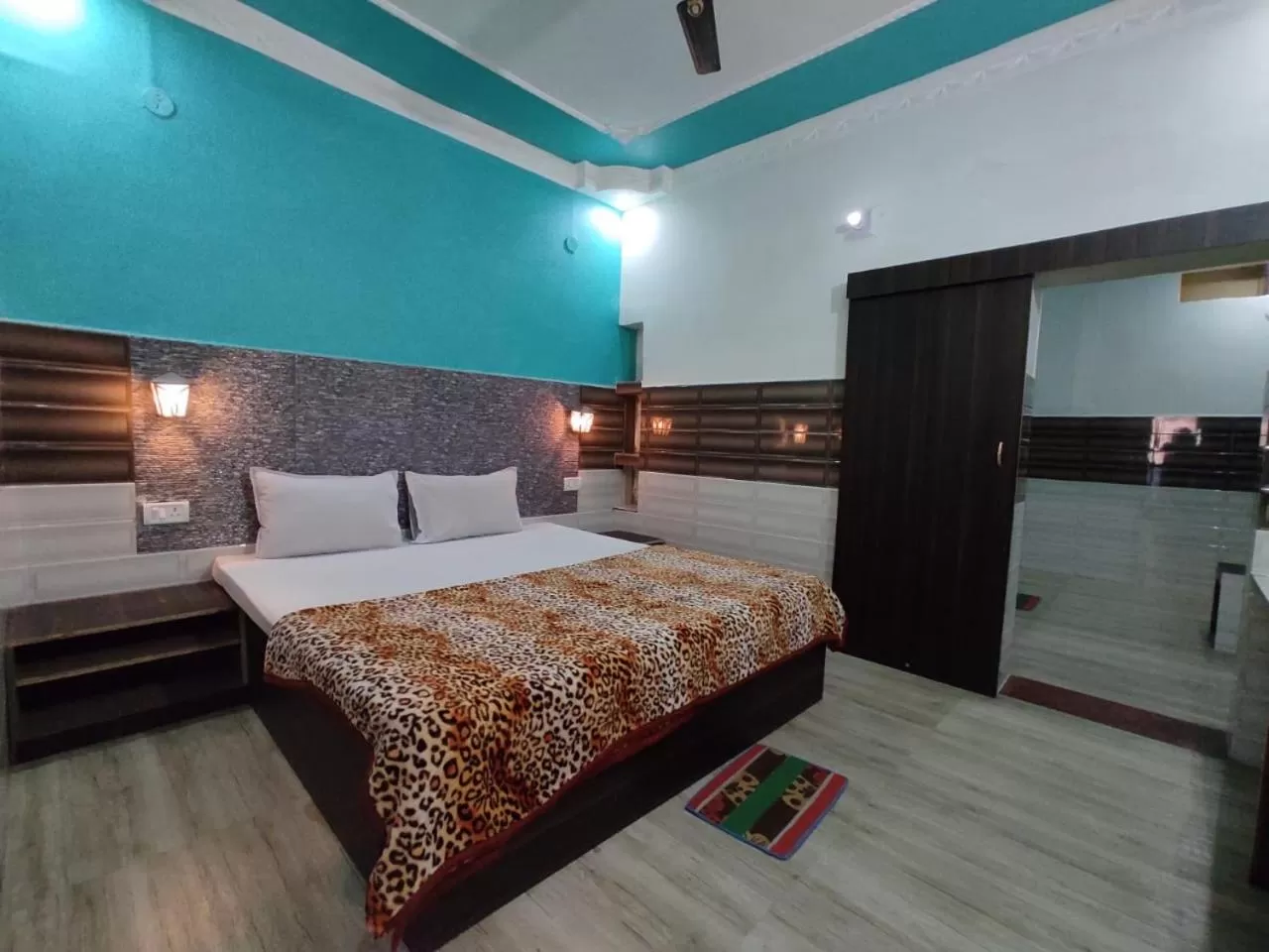 Bedroom, Bed in Hotel Vijay