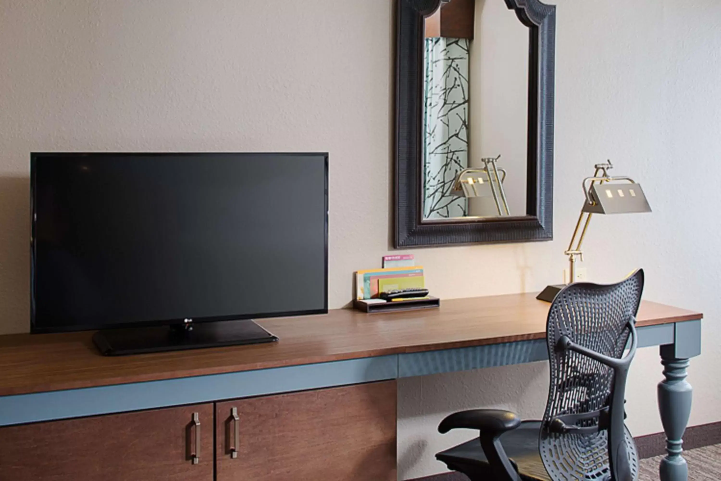 King Room with Accessible Tub - Mobility Access in Hilton Garden Inn Albany Airport King Room with Accessible Tub - Mobility Access in Hilton Garden Inn Albany Airport