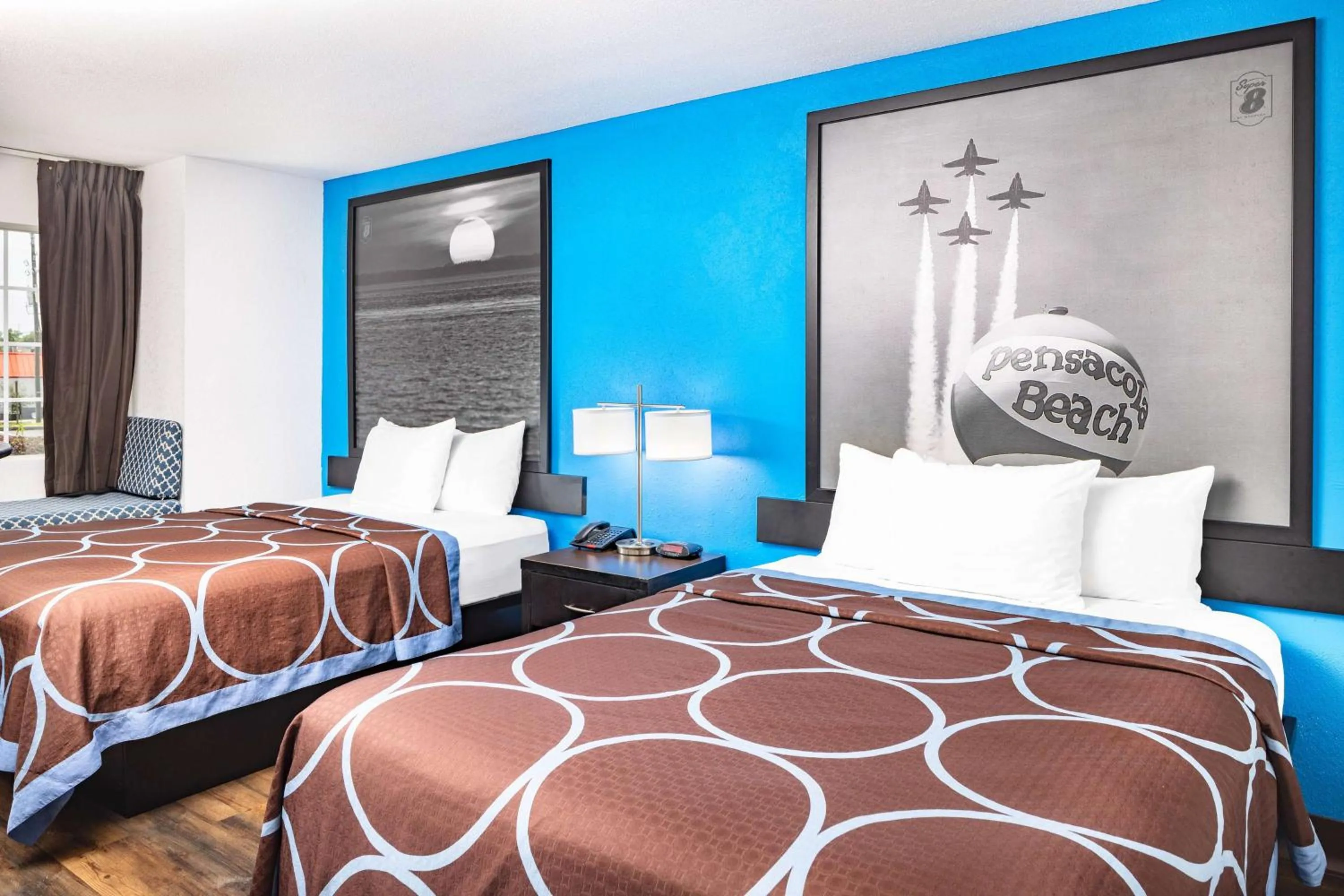 Photo of the whole room, Bed in Super 8 by Wyndham Pensacola