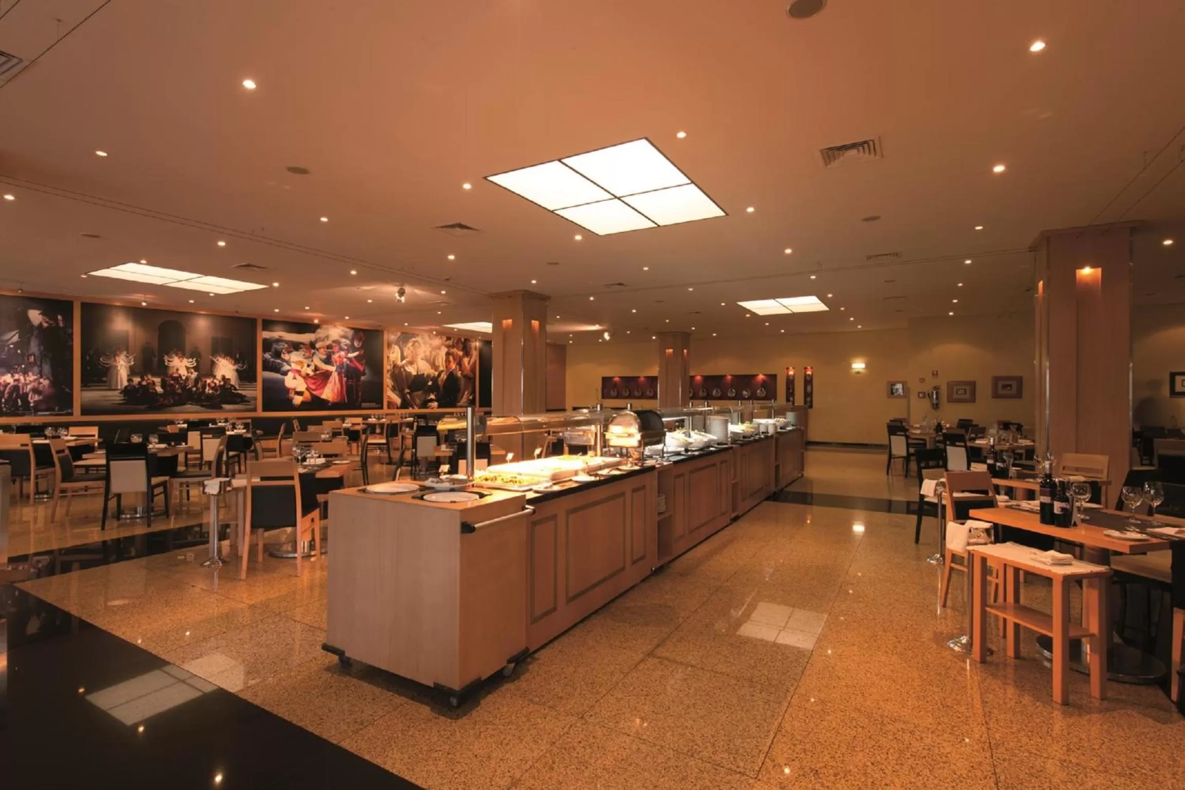 Restaurant/places to eat in Vila Gale Opera