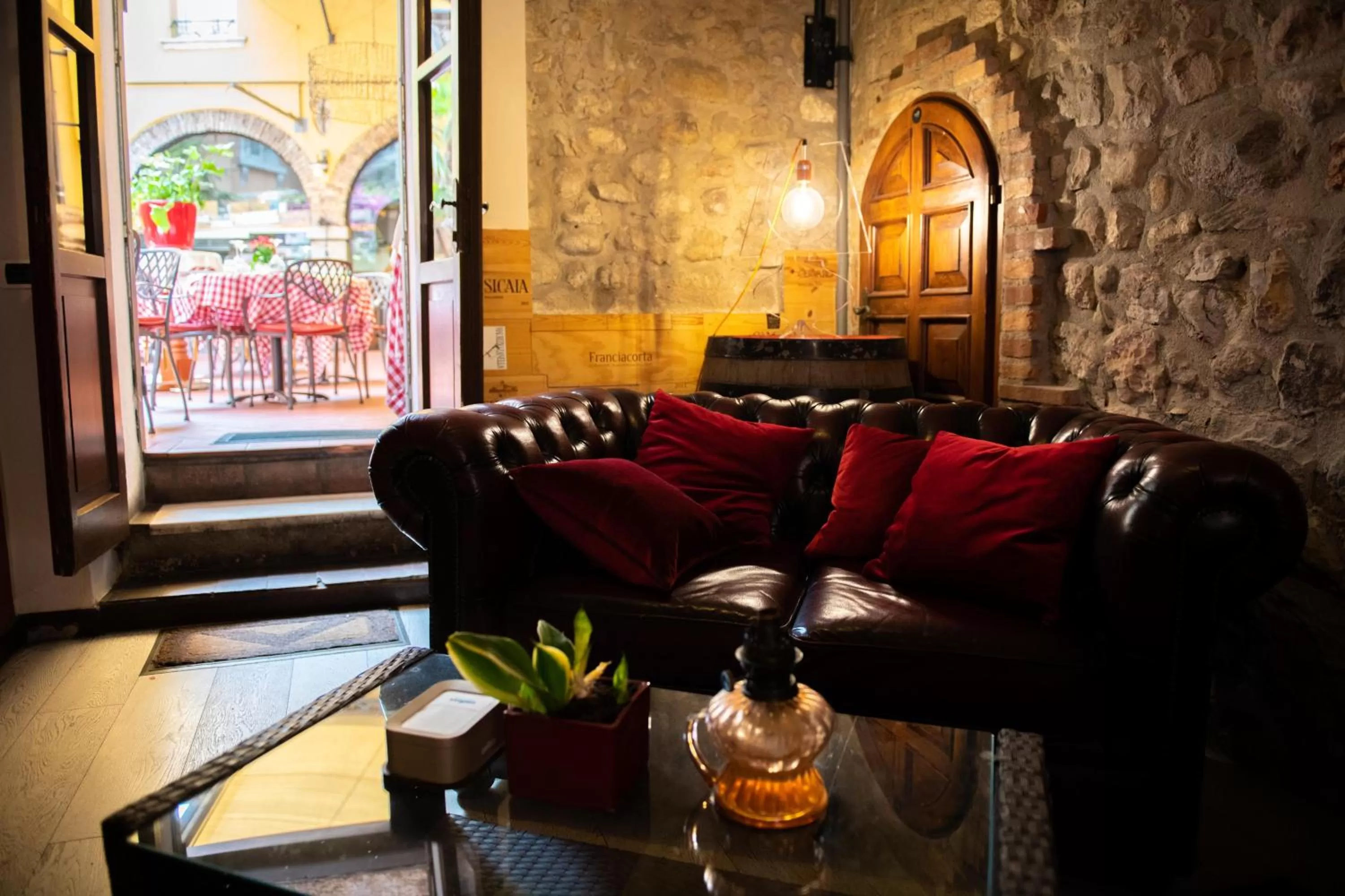 Property building in Alessi Hotel Trattoria