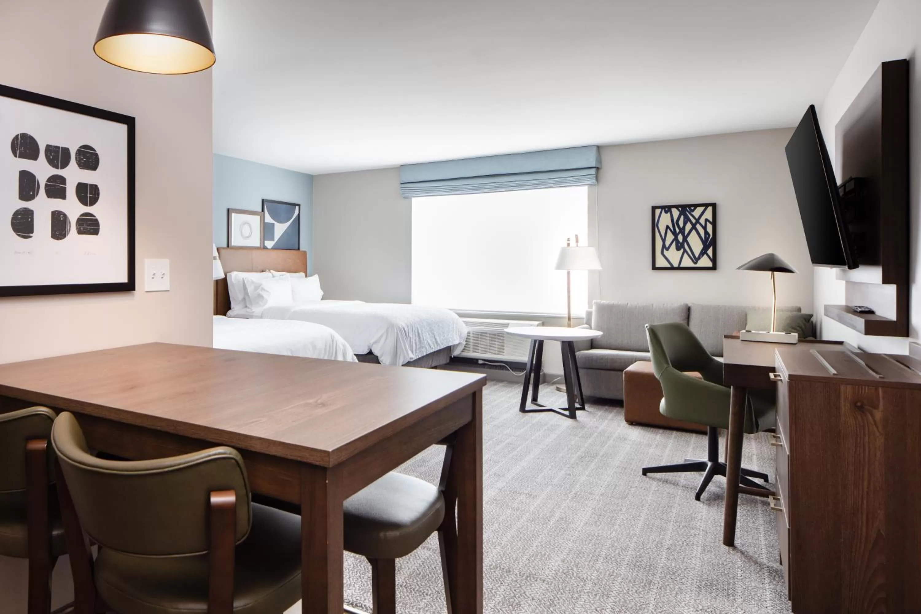 TV and multimedia, Bed in Staybridge Suites - Iowa City - Coralville by IHG
