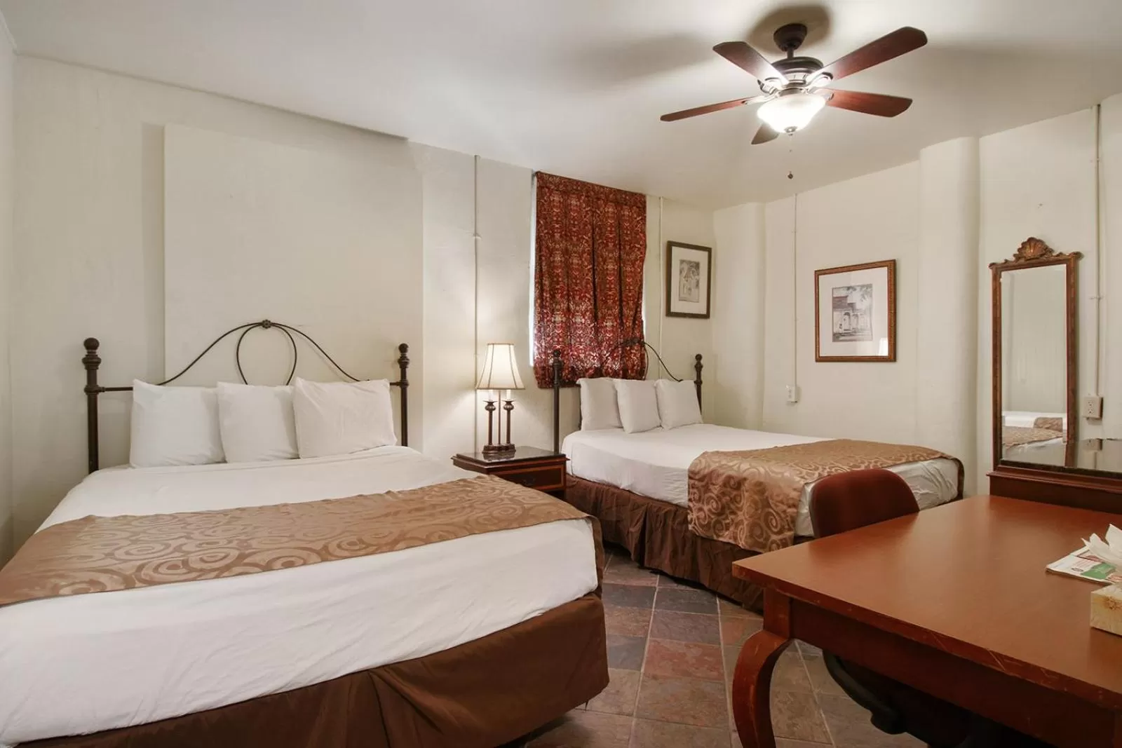 Bedroom, Bed in Historic Mardi Gras Inn