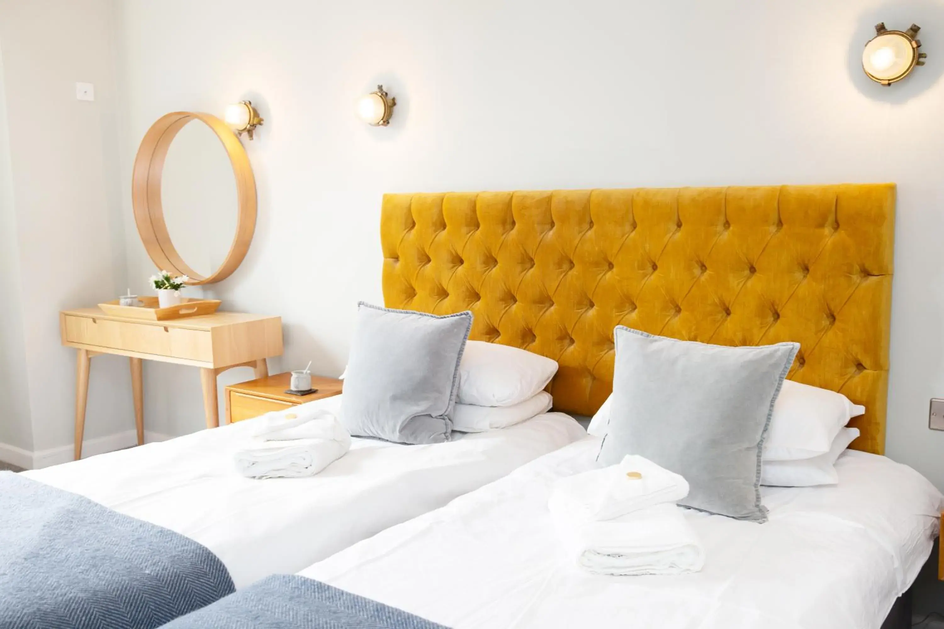 Deluxe Twin Room with Garden View - single occupancy in The Lerryn Deluxe Twin Room with Garden View - single occupancy in The Lerryn