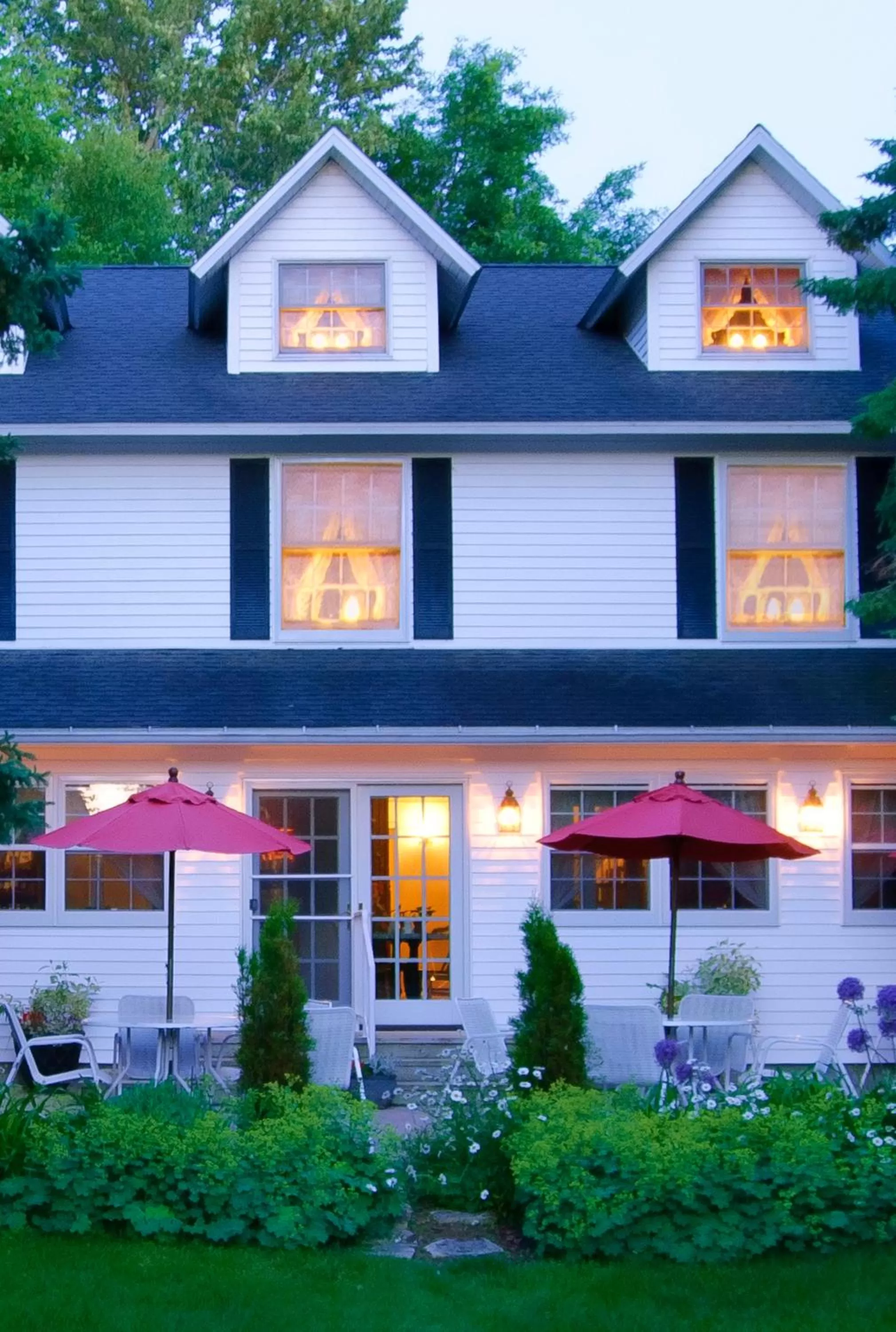 Property Building in Eagle Harbor Inn