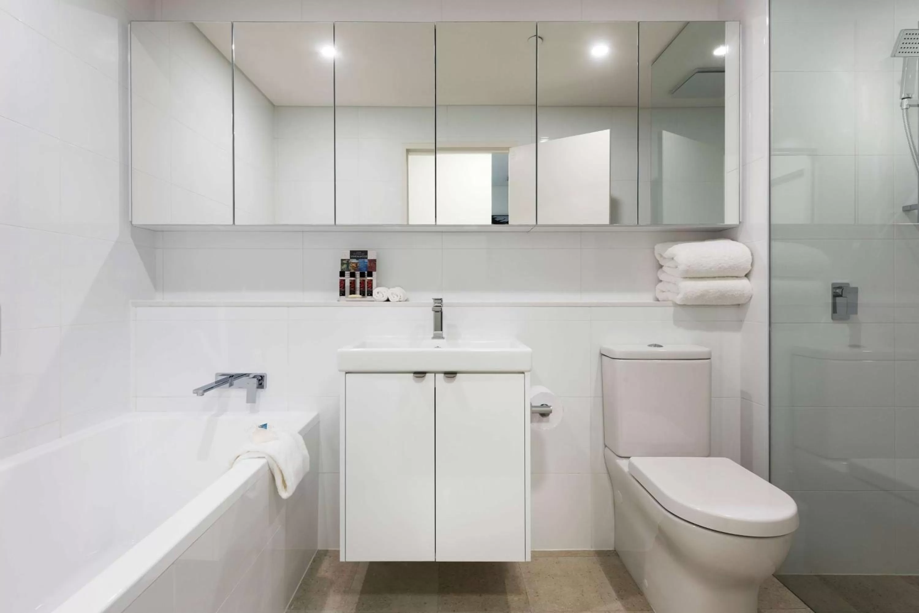 Bathroom in Ramada by Wyndham VetroBlu Scarborough Beach