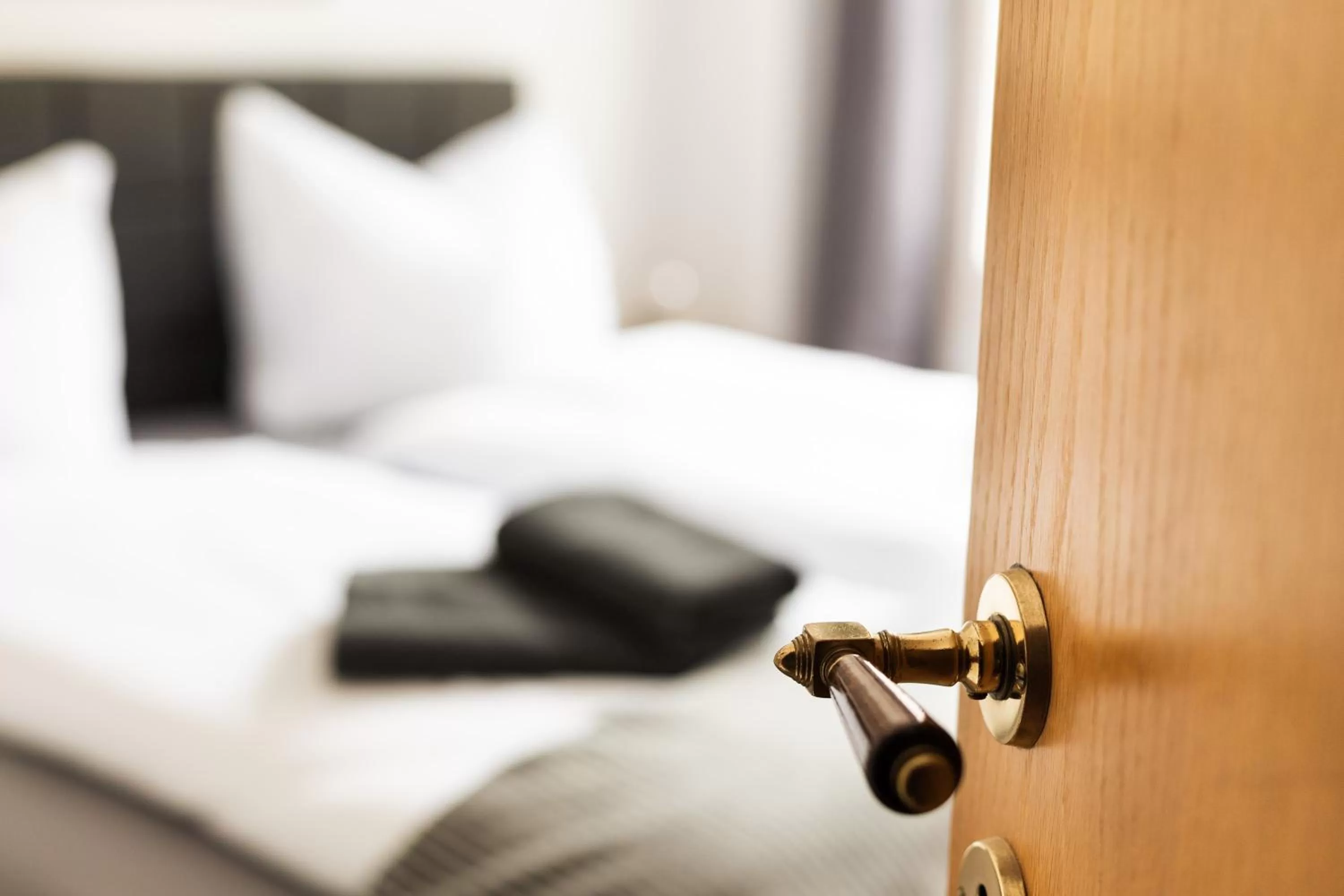 Bed in Ko-Living Space an der Oper - Street Art Design Apartments