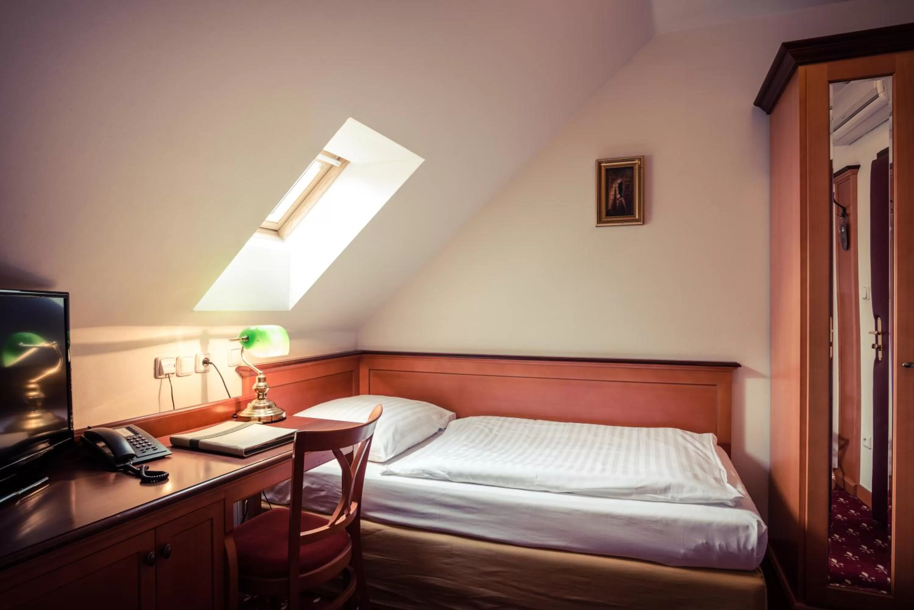 Bedroom, Bed in Rožmberský dvůr