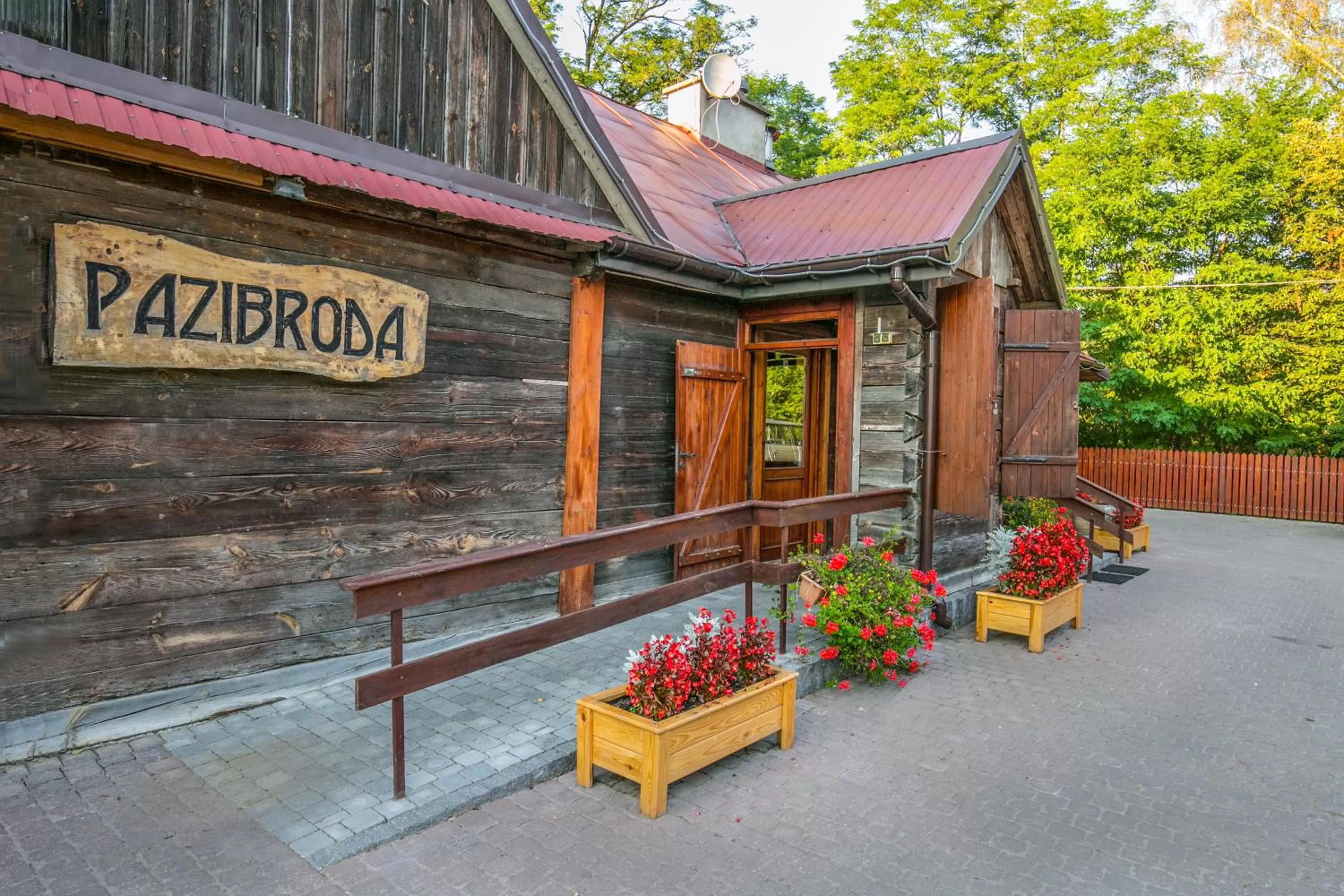 Restaurant/places to eat, Facade/Entrance in Gospoda Pazibroda