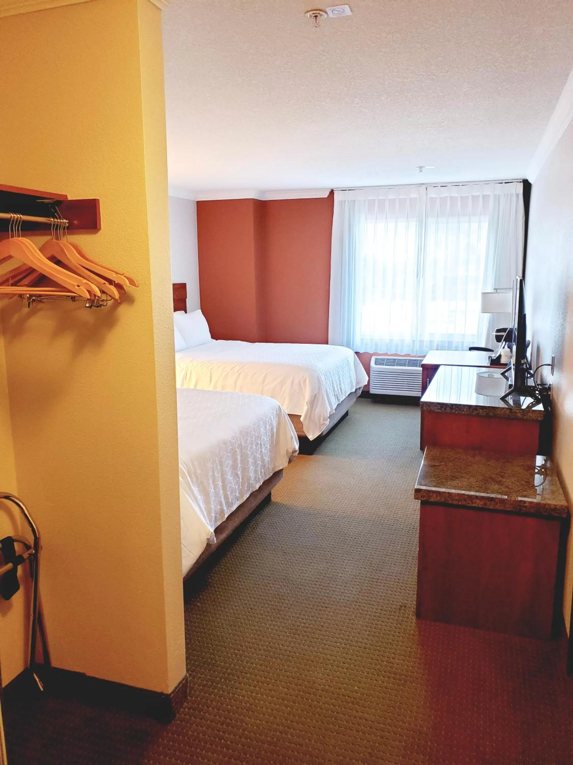 Bedroom, Bed in Holiday Inn Express Hotel & Suites Portland-Northwest Downtown by IHG