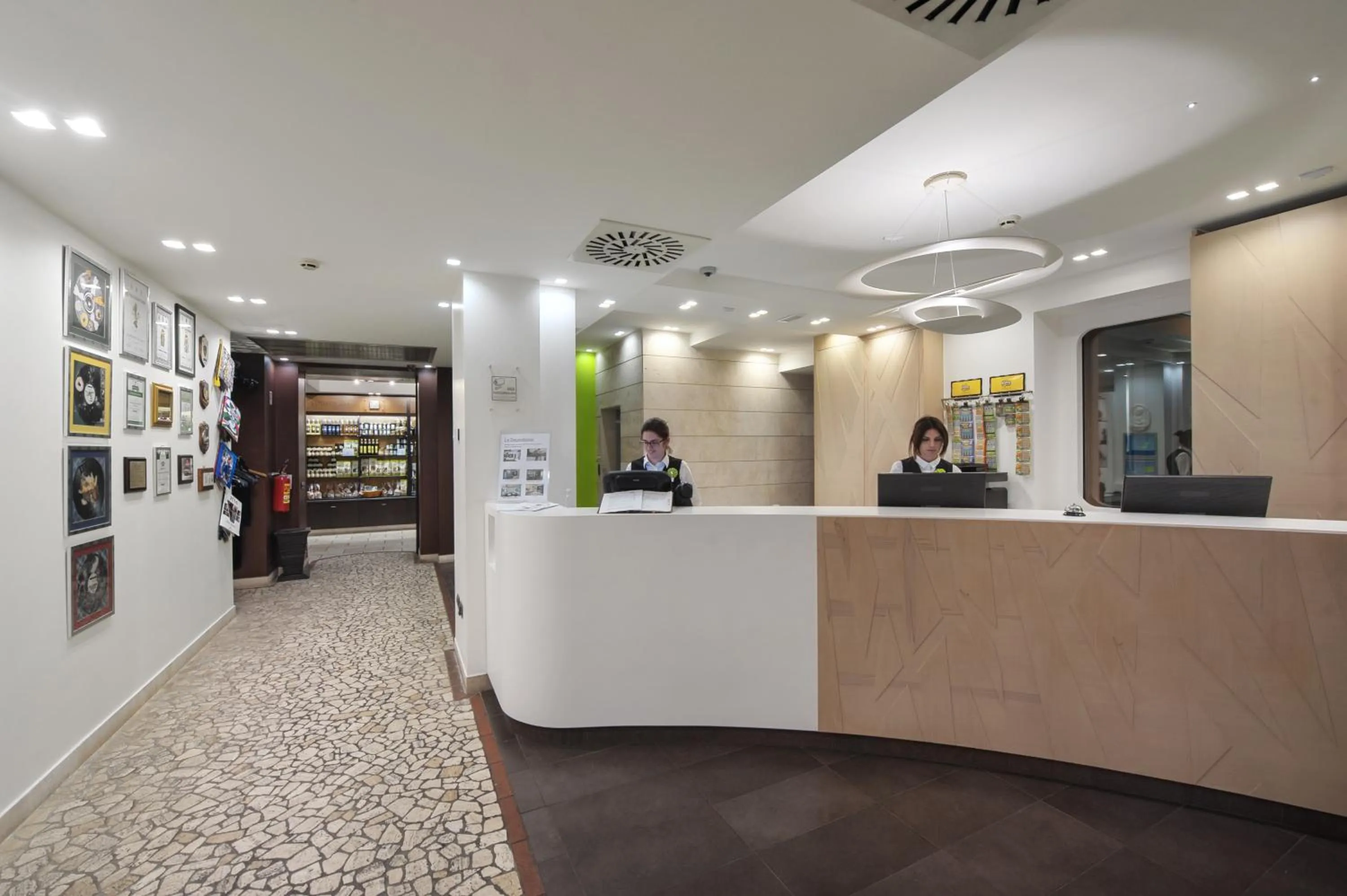 Lobby or reception in Hotel Testani Frosinone