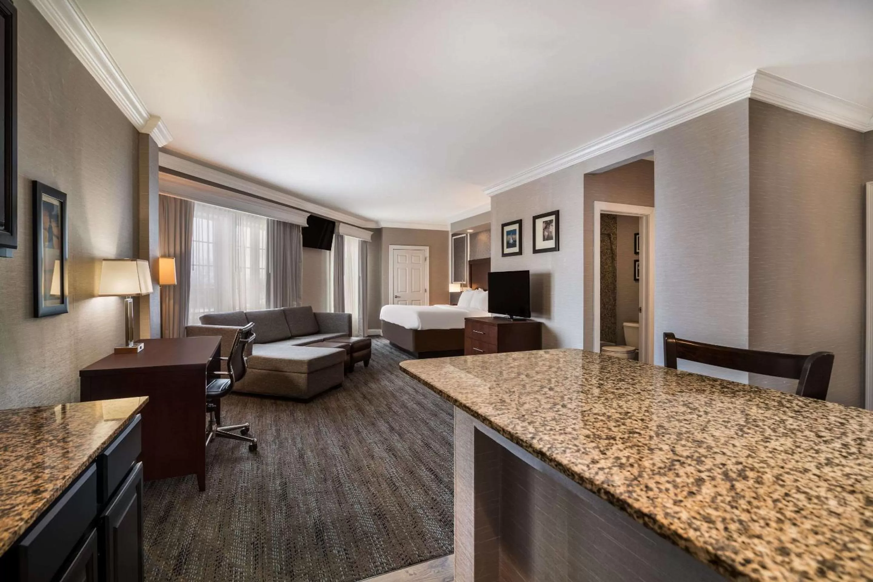 Bedroom, Bed in Comfort Inn & Suites Plattsburgh - Morrisonville