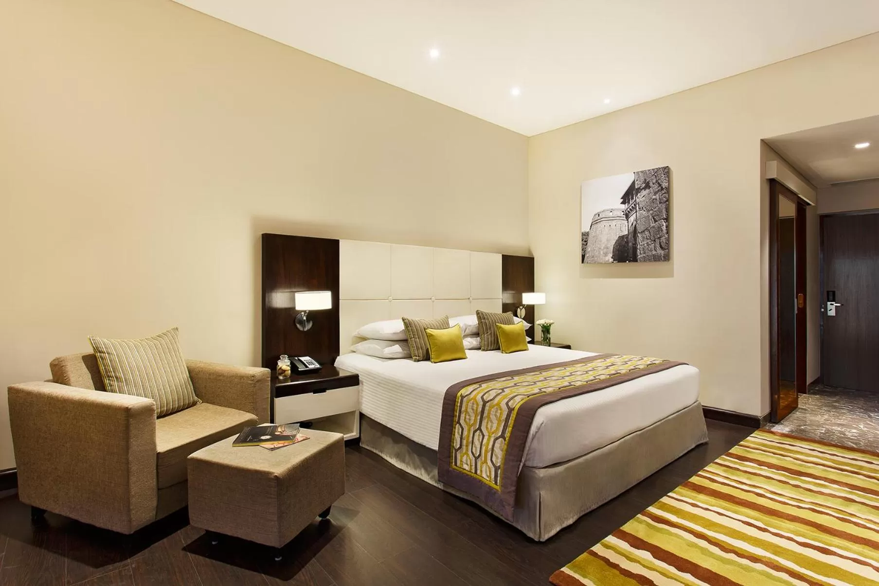 Photo of the whole room, Bed in Gateway Nashik