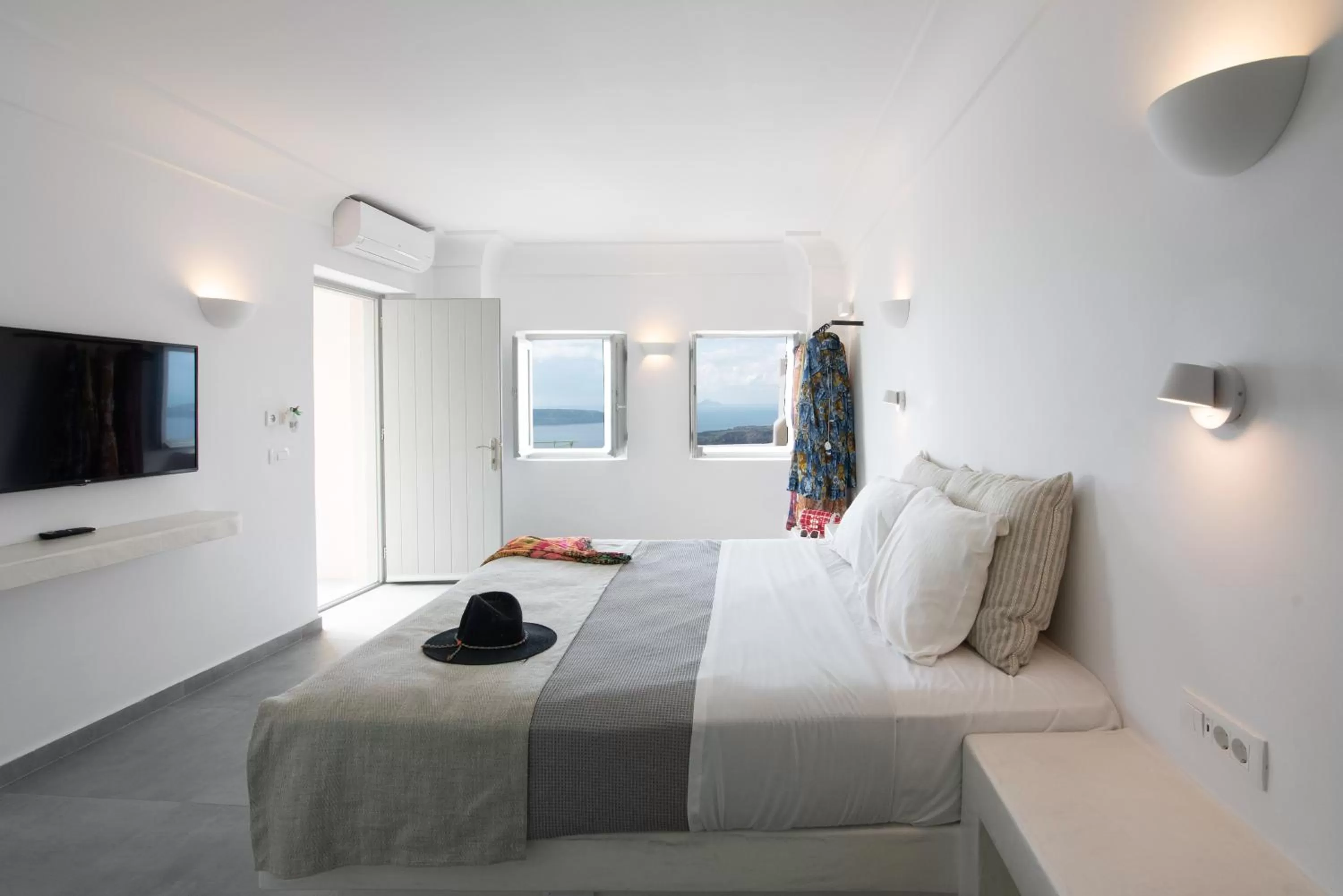 Bed in Caldera Cliff Illusion