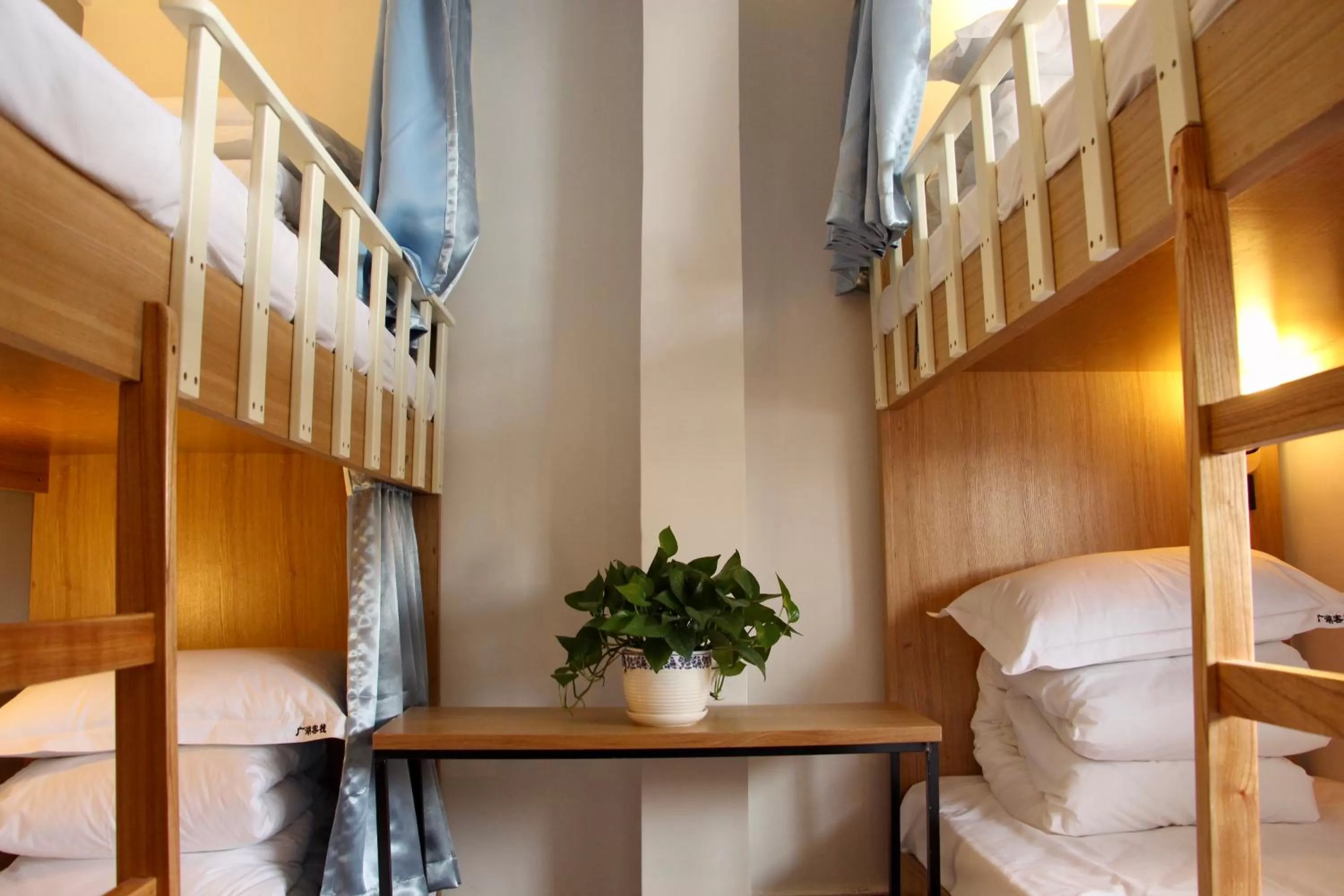 Bunk Bed in Travel light Guilin