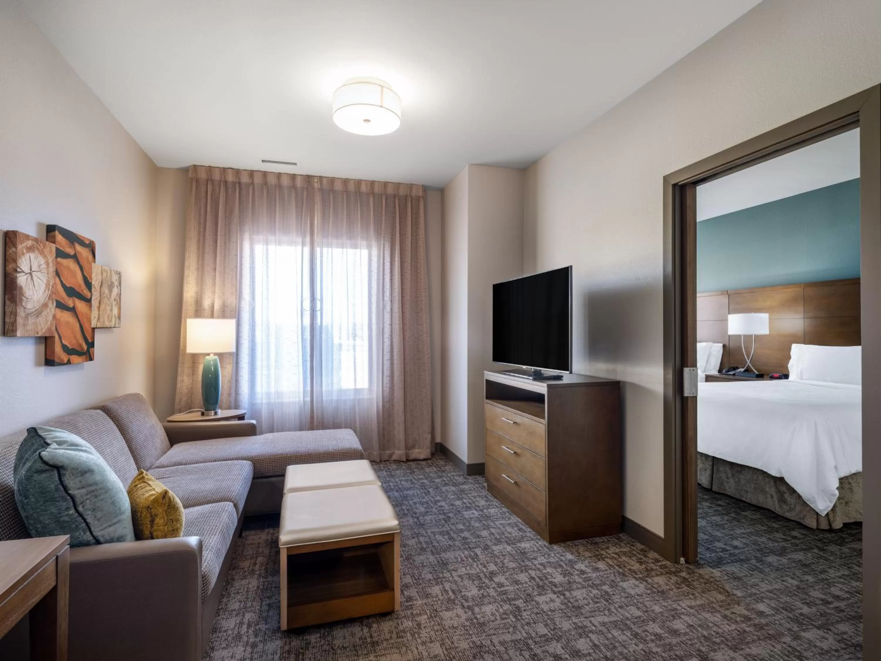 Photo of the whole room, Bed in Staybridge Suites - Sioux City Southeast by IHG
