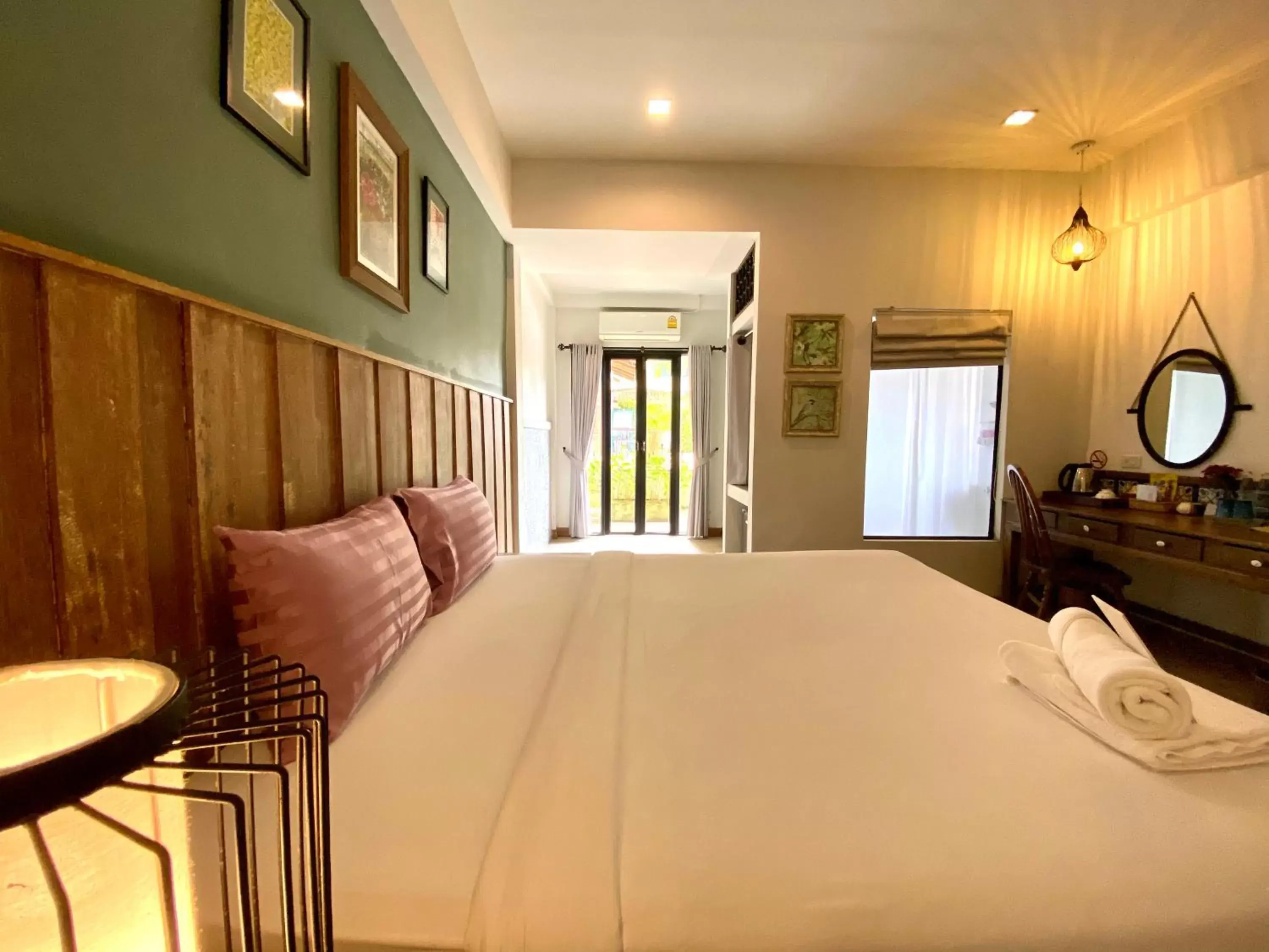 Double Room with Pool View in Hotel Toscana Trat Double Room with Pool View in Hotel Toscana Trat