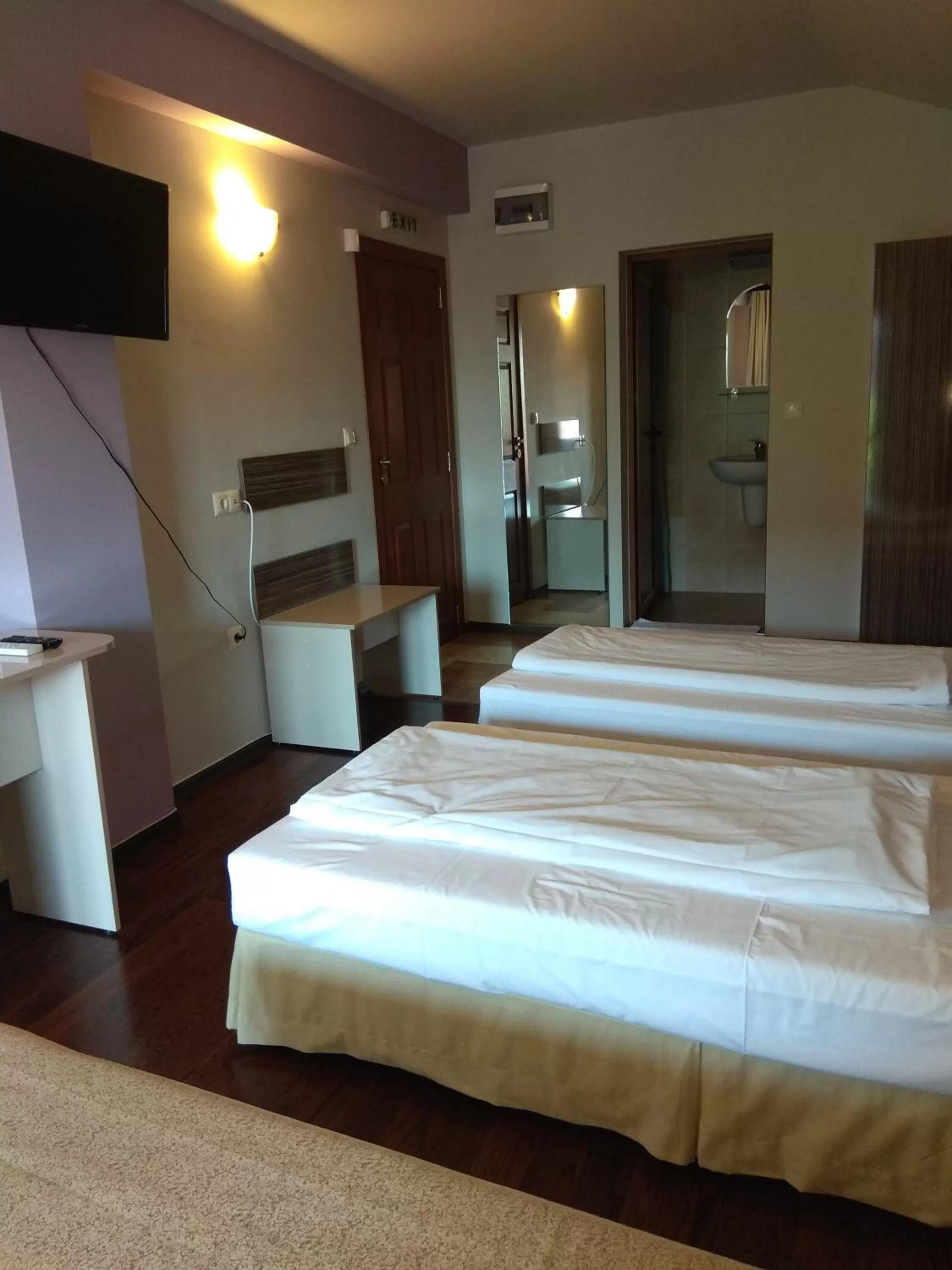 Roots Hotel and Wine Bar